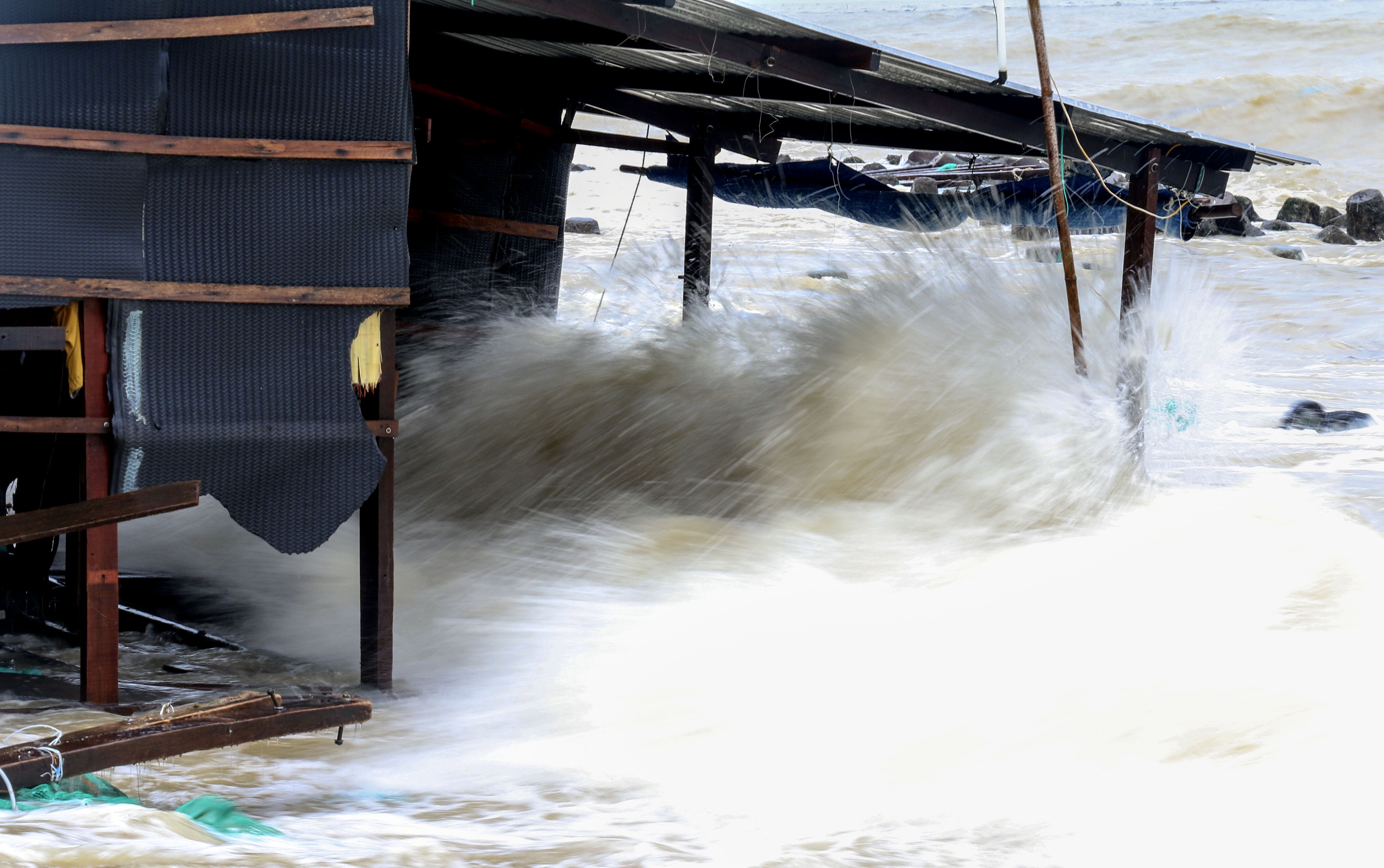 Bão số 12 - Damrey ảnh 5 Bao so 12 - Damrey anh 5