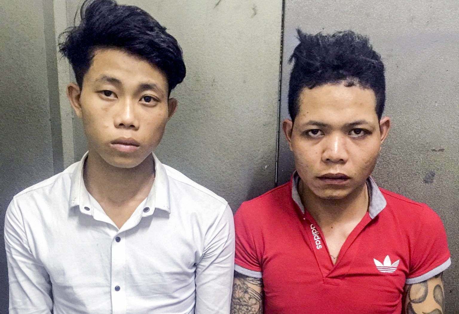 Bat 4 thanh nien cuop cua du khach nuoc ngoai hinh anh