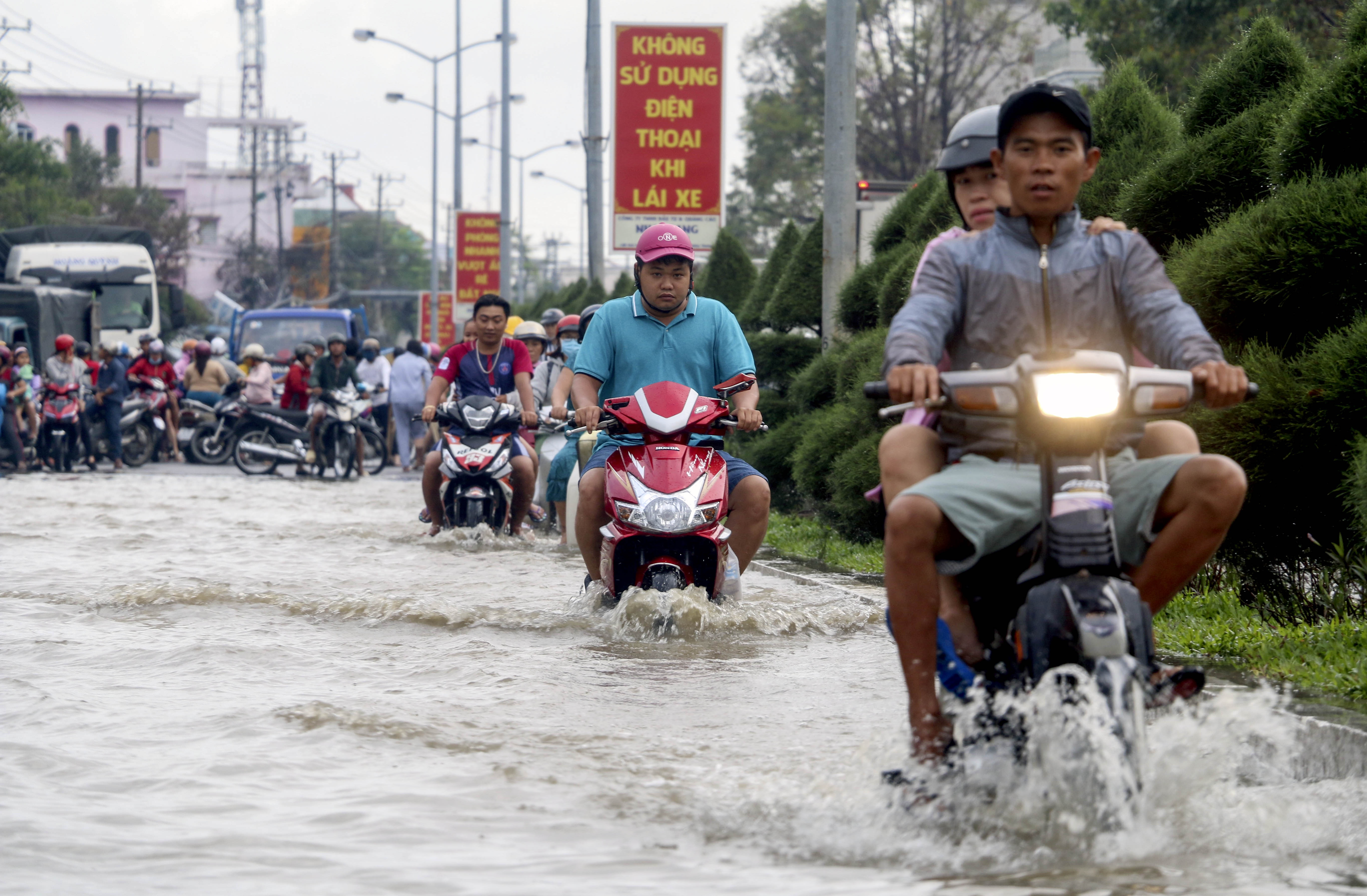 Nha Trang ngập lụt ảnh 2 Nha Trang ngap lut anh 2