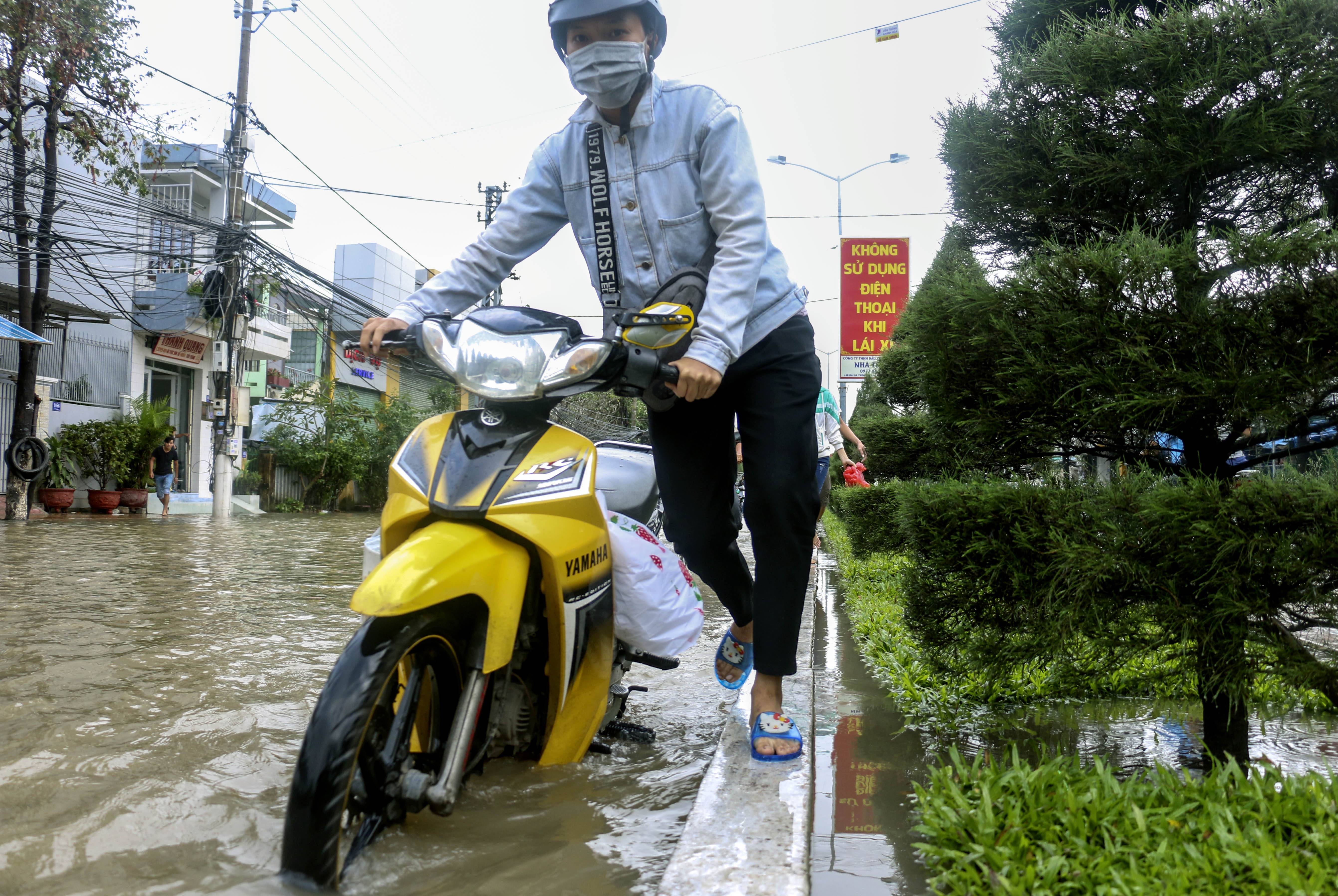 Nha Trang ngập lụt ảnh 5 Nha Trang ngap lut anh 5