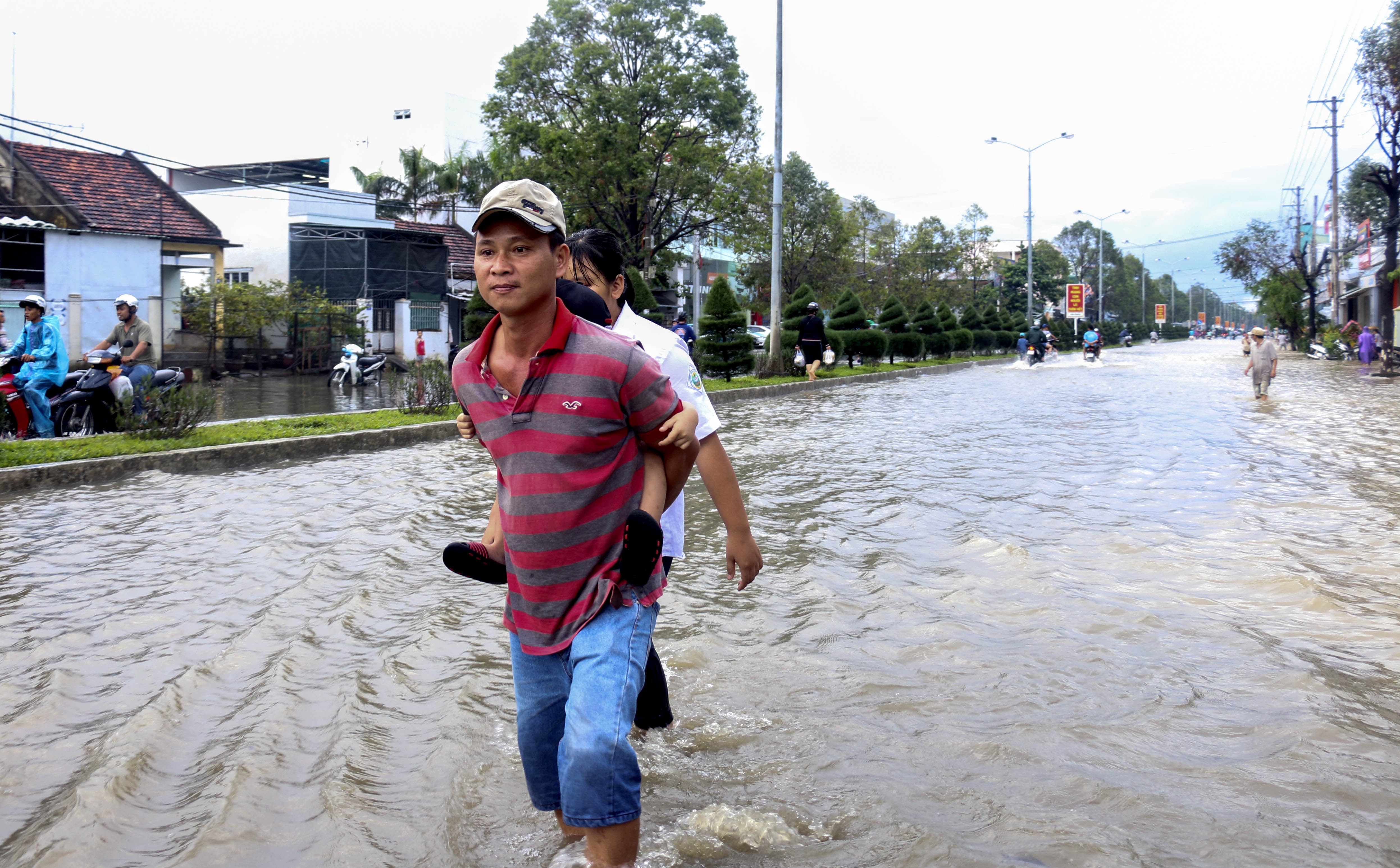 Nha Trang ngập lụt ảnh 7 Nha Trang ngap lut anh 7