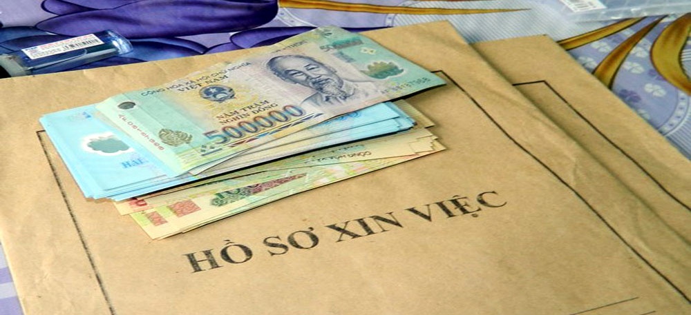 Co gai Viet nghi bi lua ban sang Malaysia hinh anh