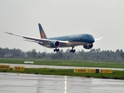 May bay Vietnam Airlines dap nham duong bang o Cam Ranh hinh anh