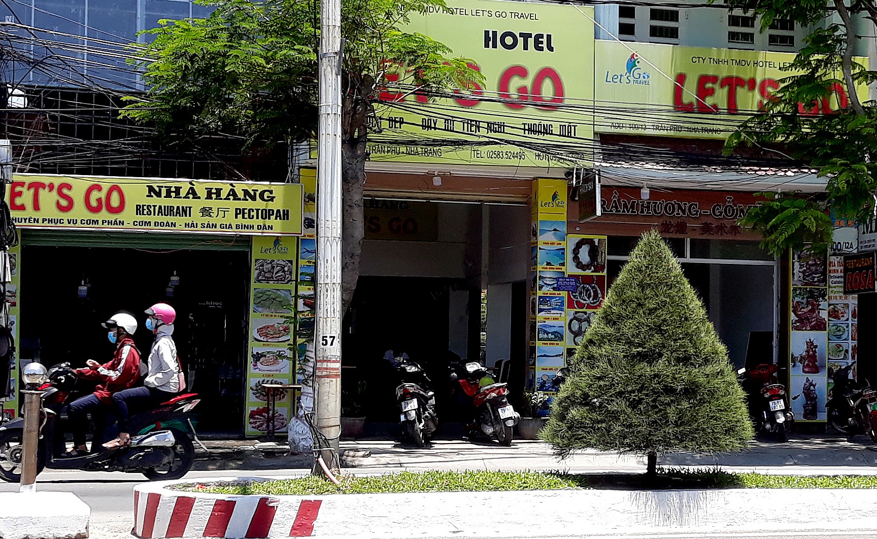 Nha hang co nhan vien au da voi khach bi phat hon 6 trieu dong hinh anh