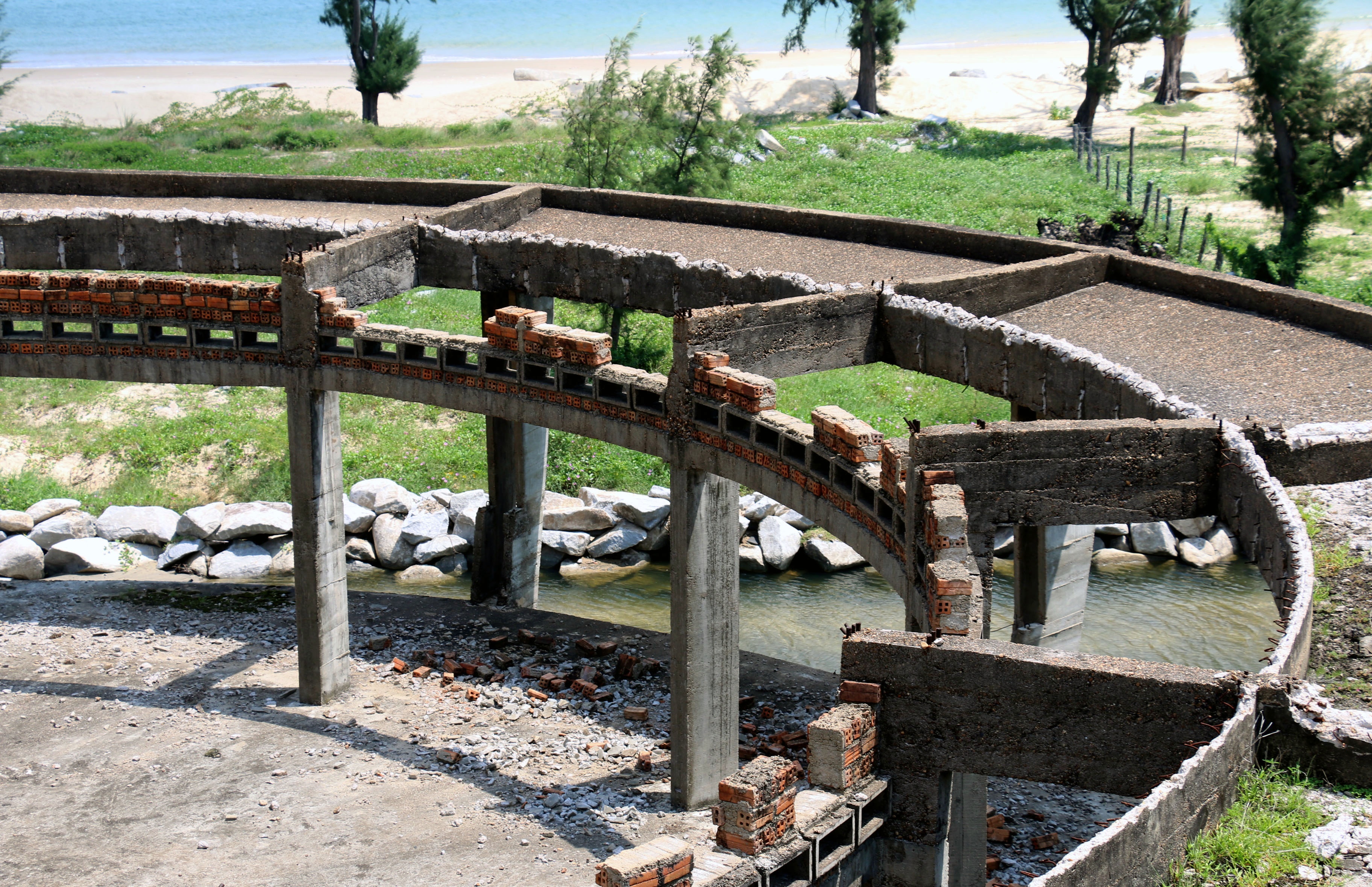 Noi nha ma o bai bien Dai Lanh anh 9