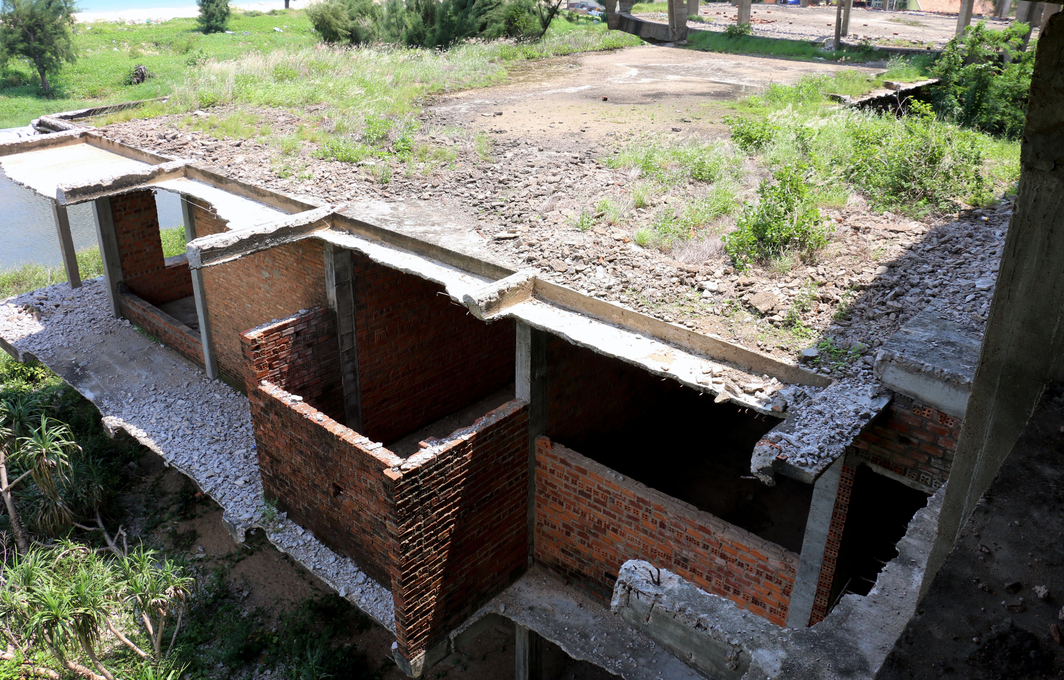 Noi nha ma o bai bien Dai Lanh anh 4