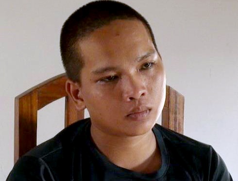 Bat 9X bao ke ban hang rong o Nha Trang hinh anh