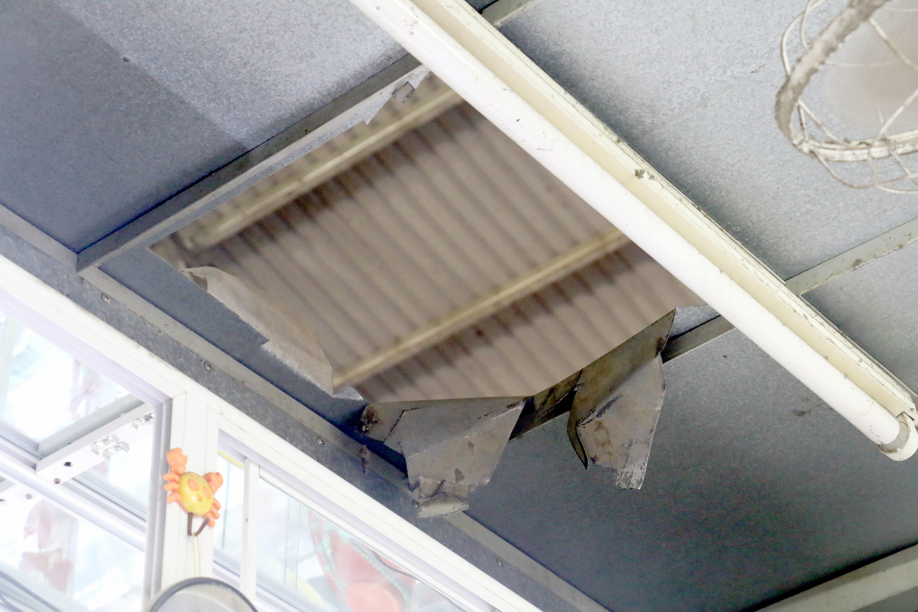 Clip canh tiem bac bi trom dot nhap hinh anh