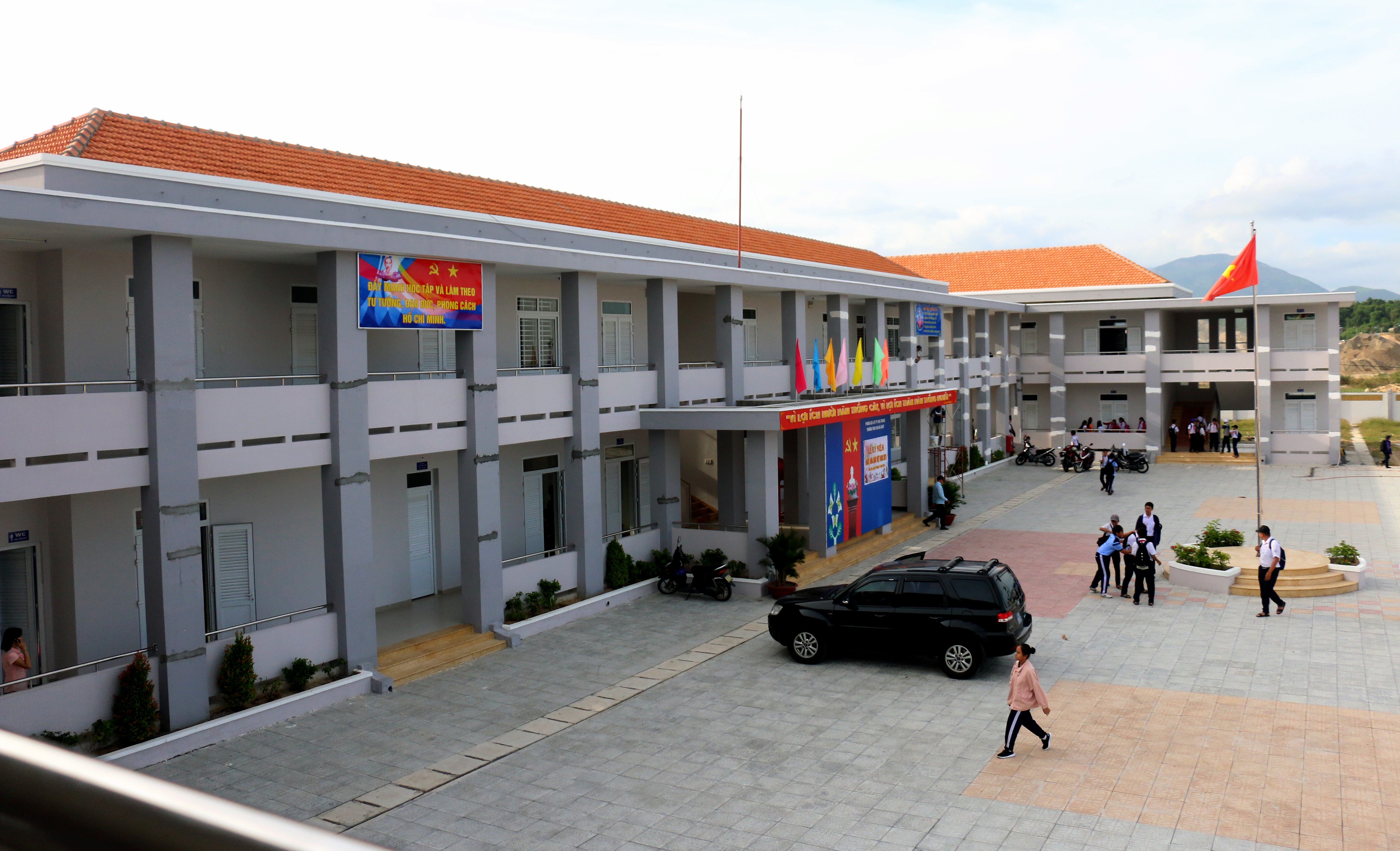 Truong hoc sap sap anh 1