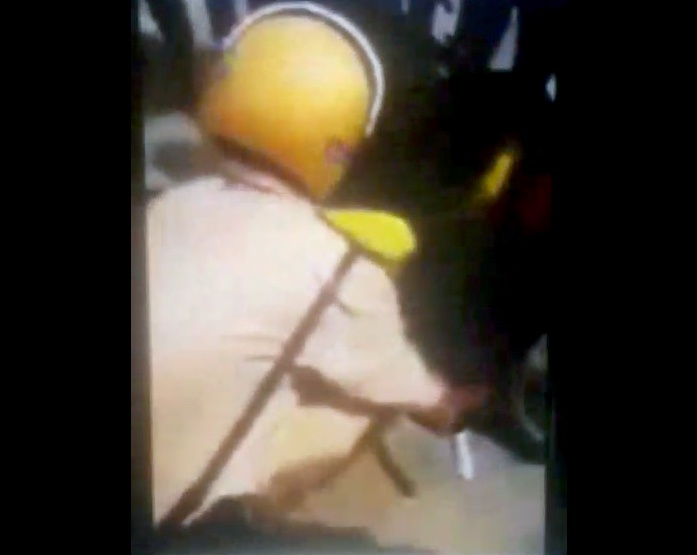 Clip co gai trung dan cua CSGT TP Tuy Hoa hinh anh