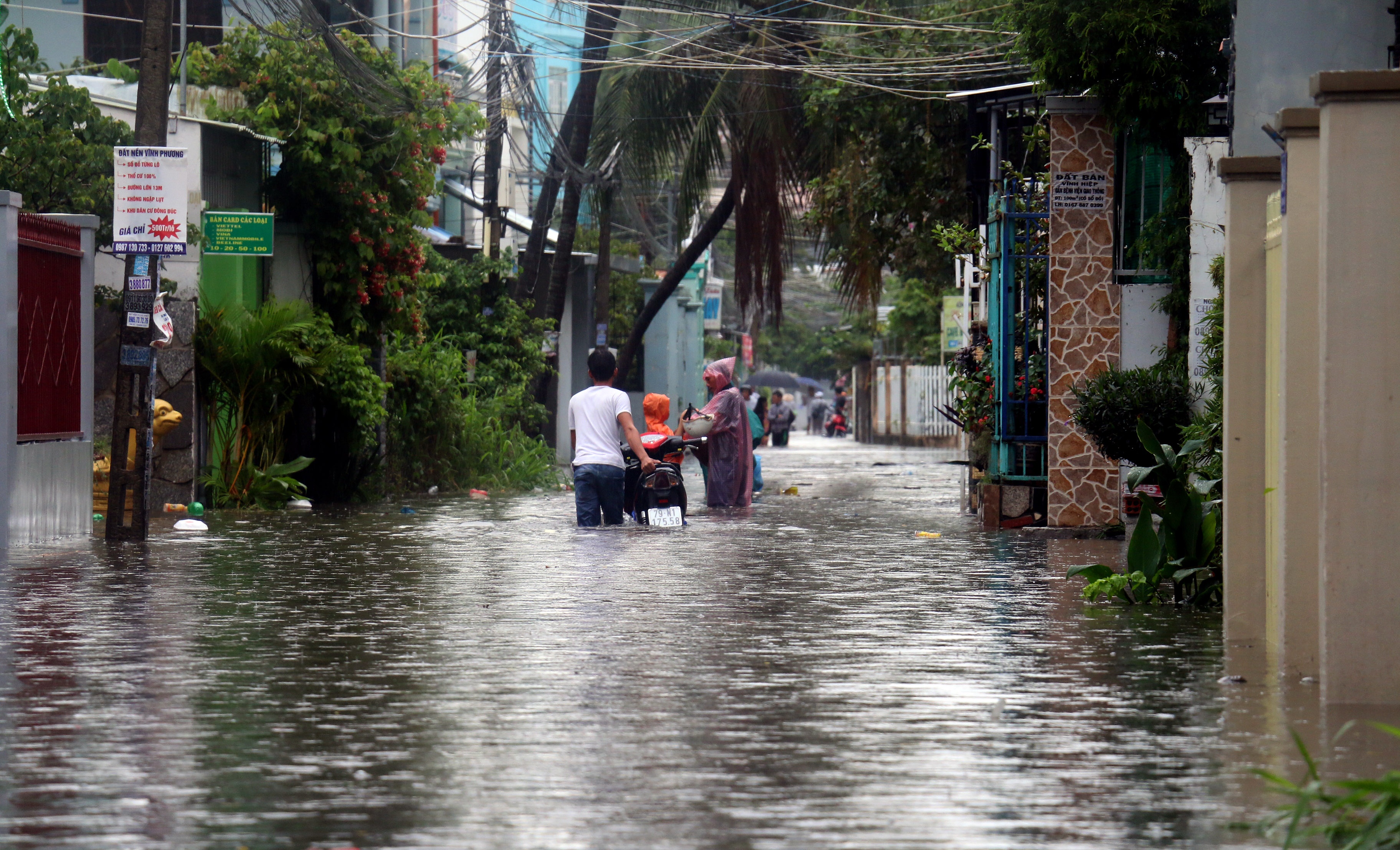 Nha Trang ngap bao so 8 anh 4