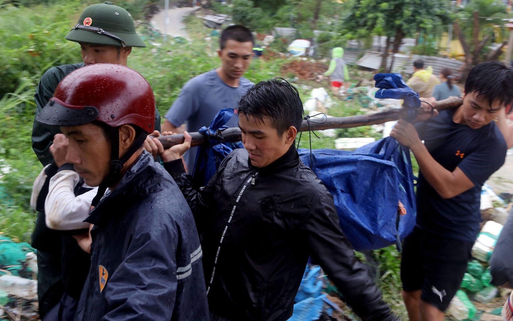 Hien truong lu cuon, sat lo lam 10 nguoi tu vong o Nha Trang hinh anh