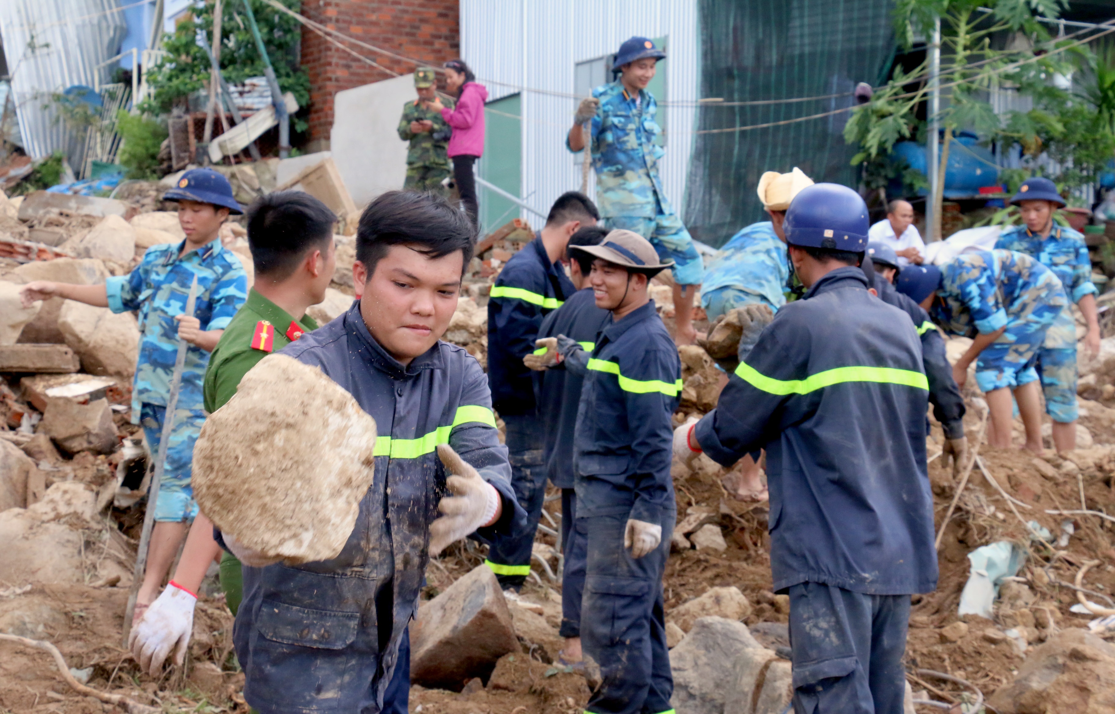Sat lo nui o Nha Trang anh 3