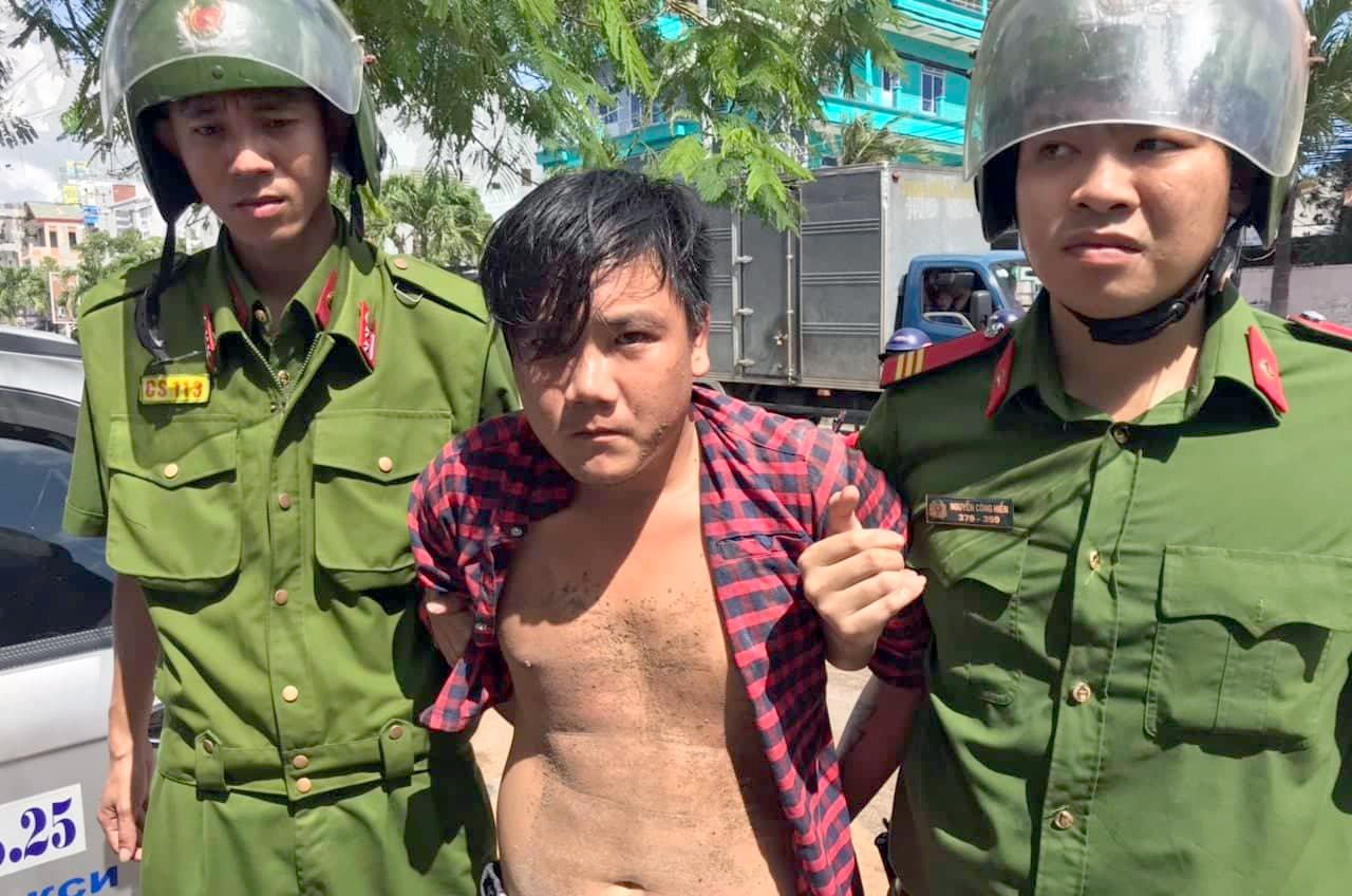 Thanh nien 24 tuoi o Nha Trang trom xe taxi vi 'thich' hinh anh