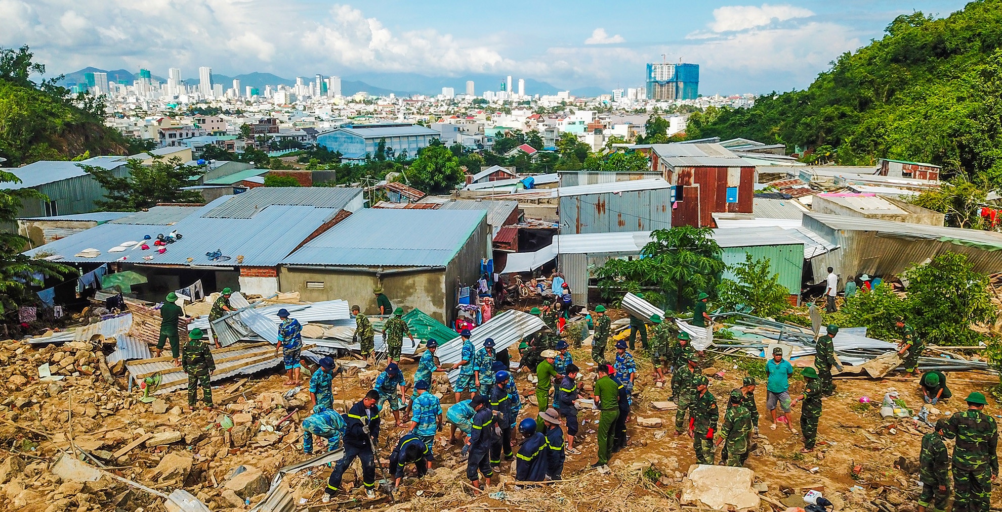 Sạt lở núi ở Nha Trang ảnh 2 Sat lo nui o Nha Trang anh 2