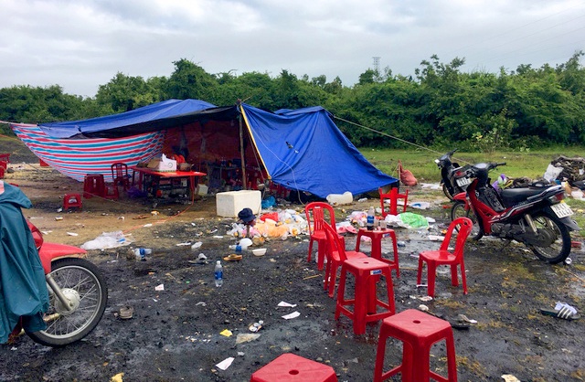 Tam giu 6 nguoi dung leu cho gan tram dai gia danh bac tren nui hinh anh
