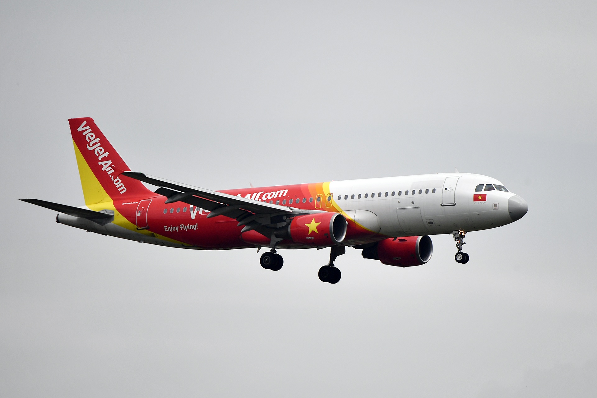 May bay VietJet ha nham duong bang chua hoat dong o Cam Ranh hinh anh