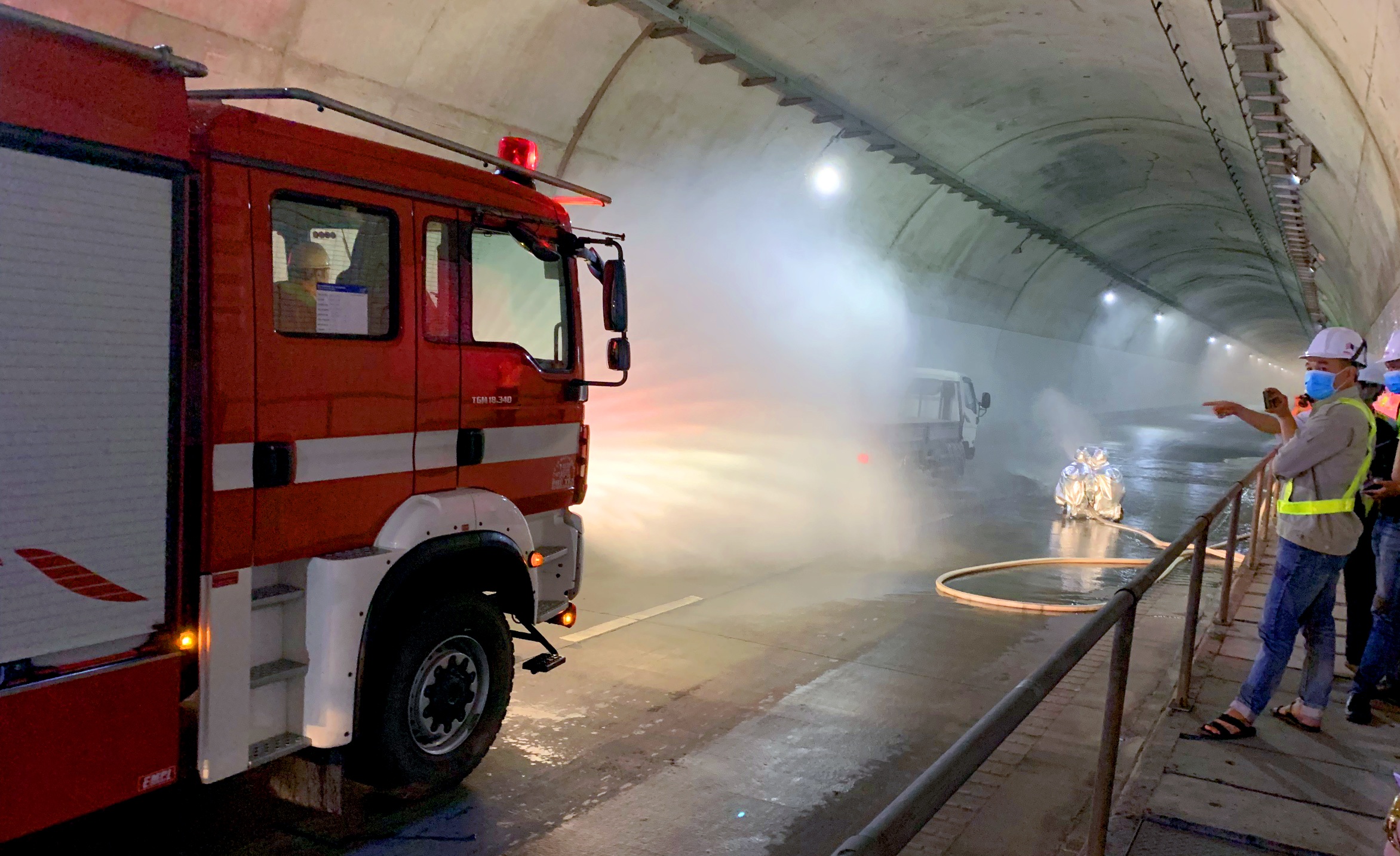 Dien tap khi xay ra chay trong ham duong bo Deo Ca hinh anh