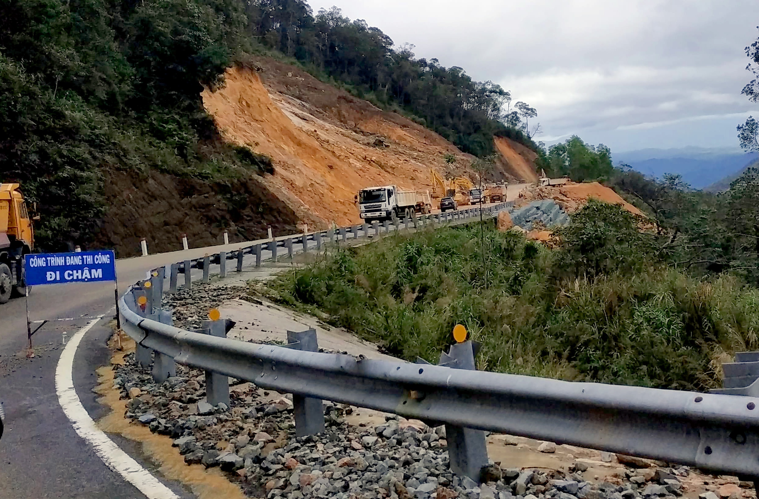 Tuyen Nha Trang - Da Lat  thong xe sau nhieu ngay cam duong hinh anh