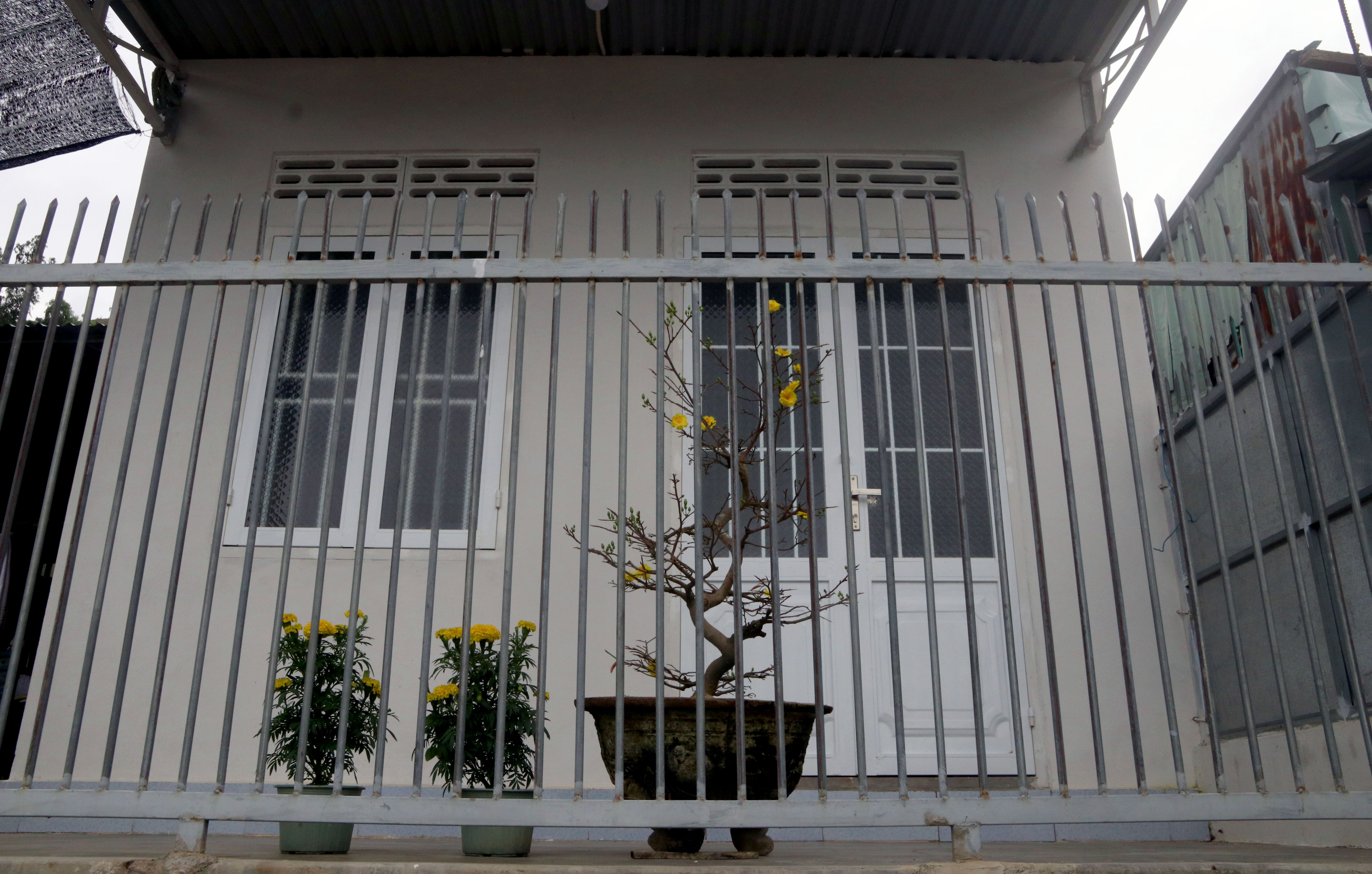 Xom Nui sat lo anh 12