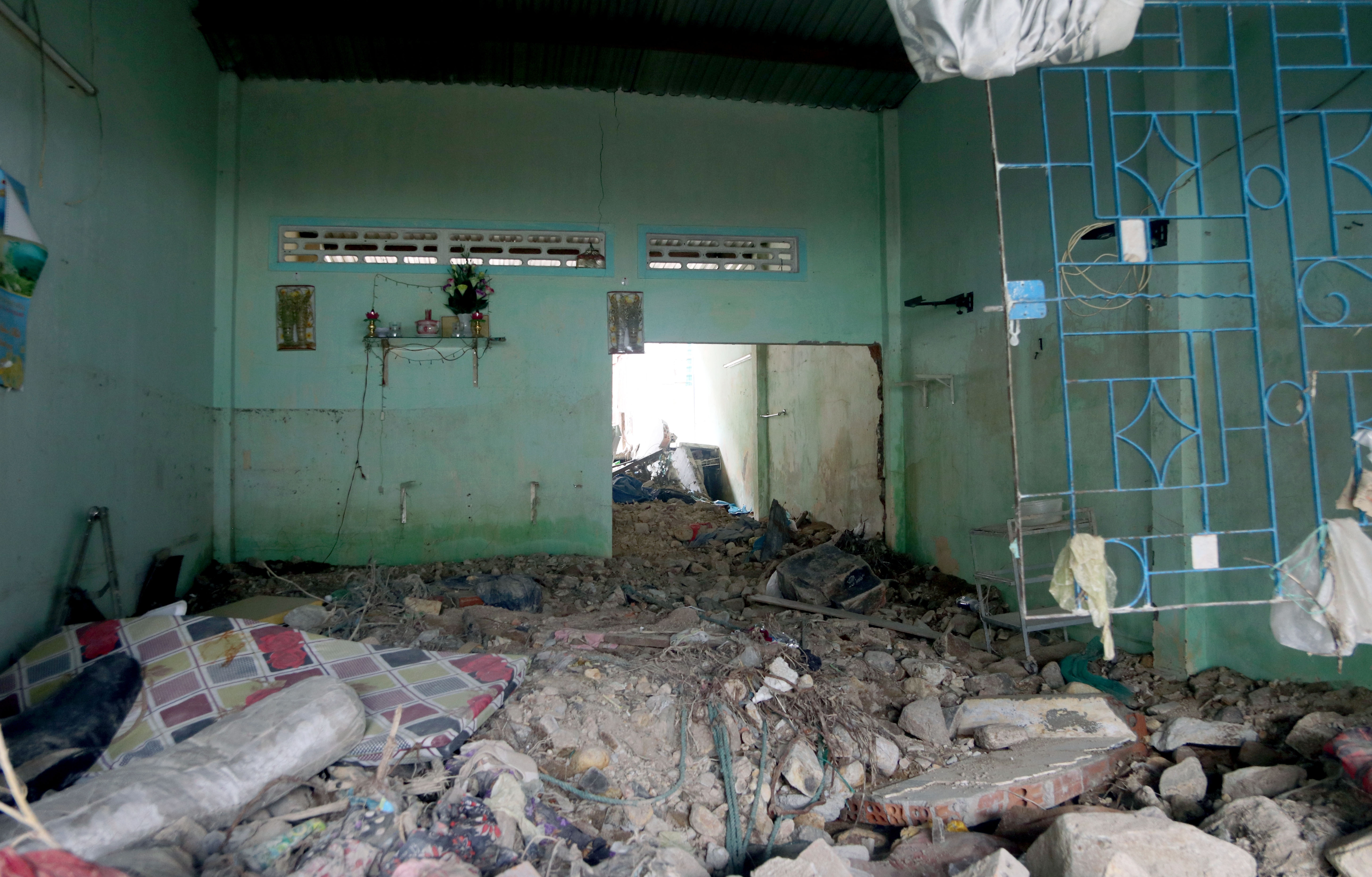 Xom Nui sat lo anh 18