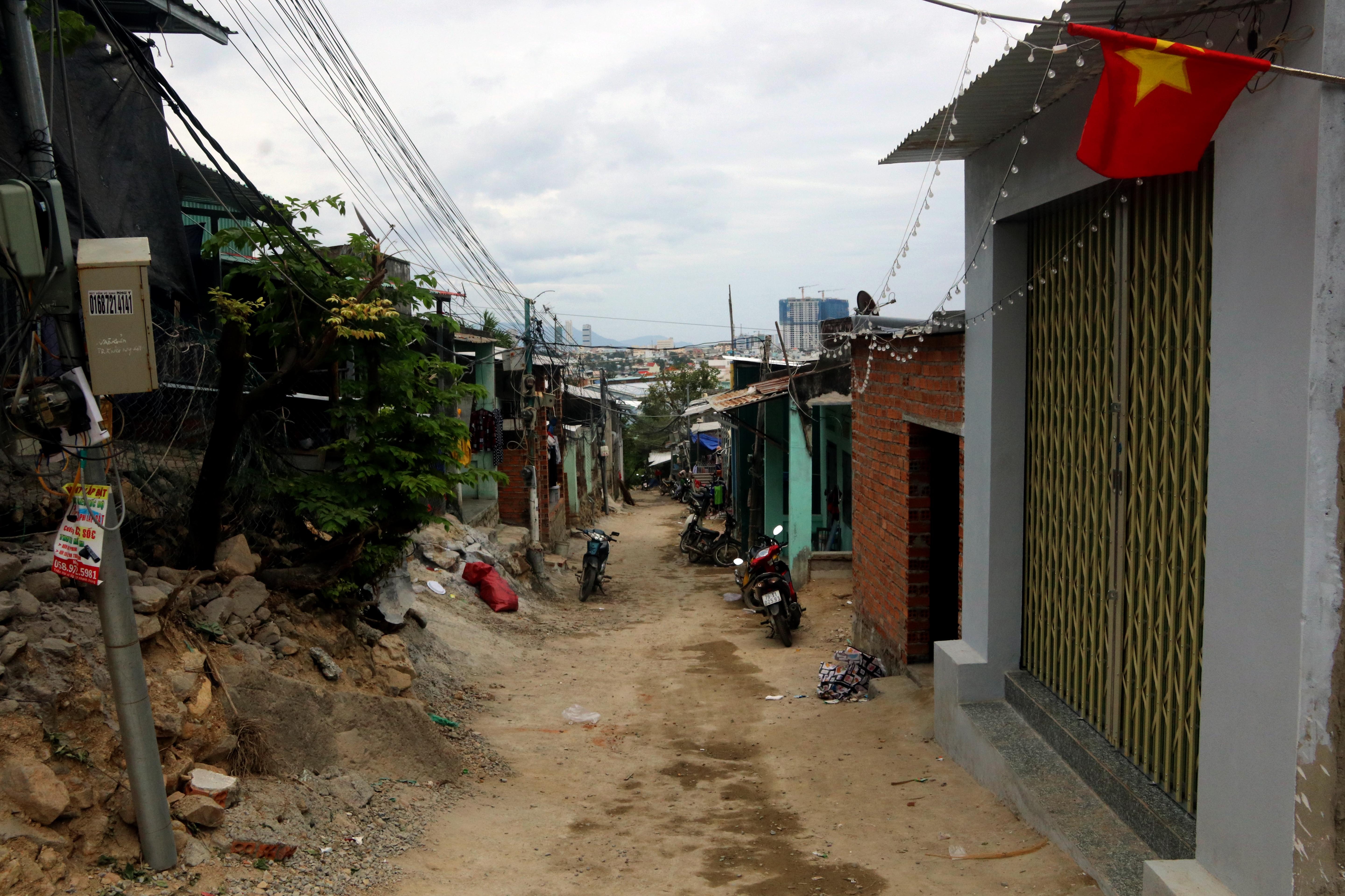 Xom Nui sat lo anh 19