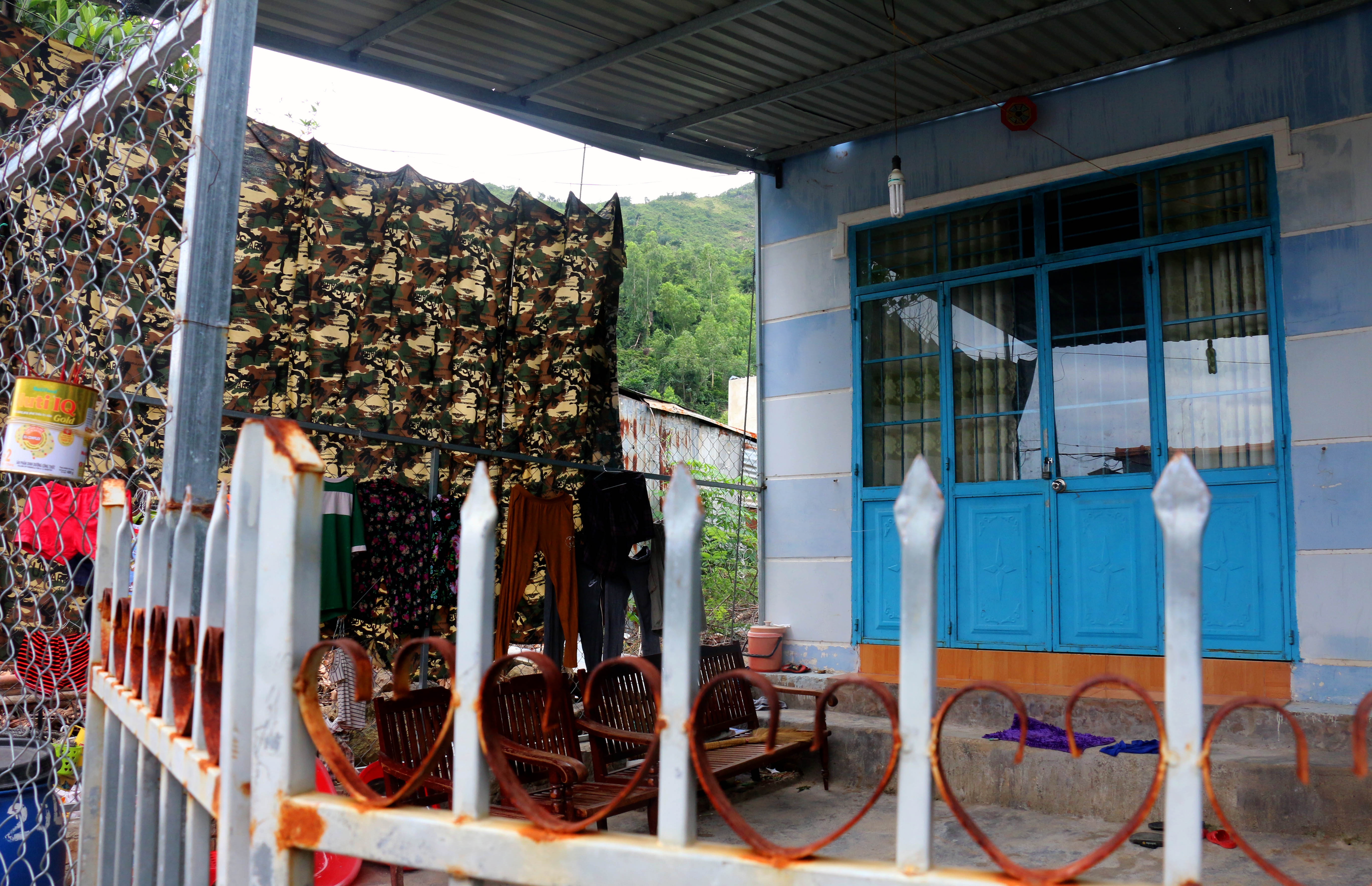 Xom Nui sat lo anh 5