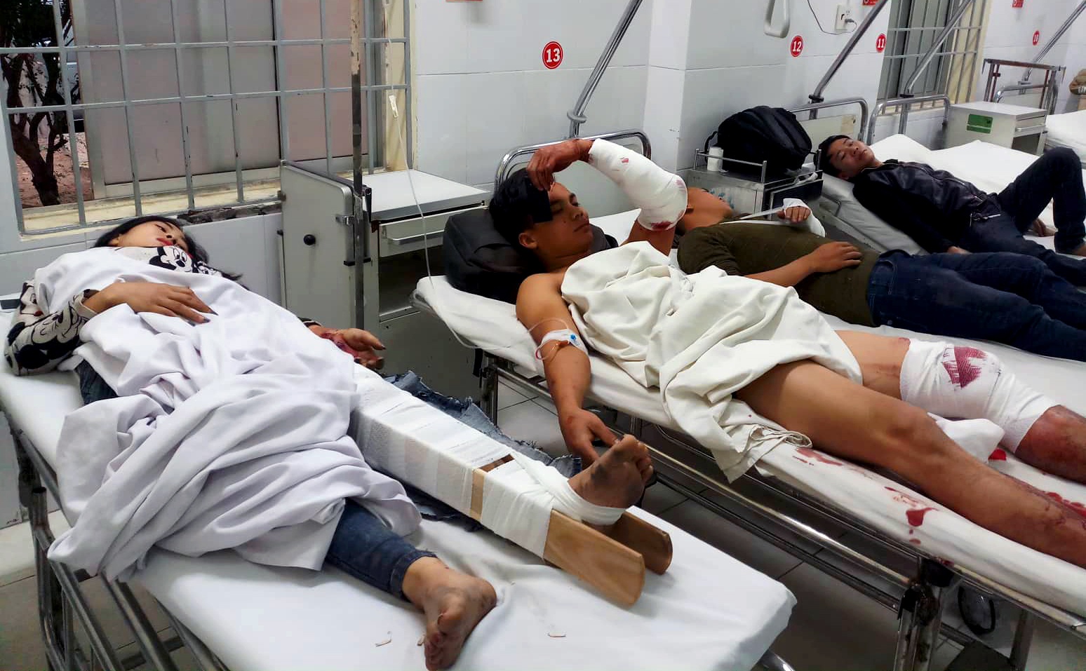 Tai nan xe khach anh 10