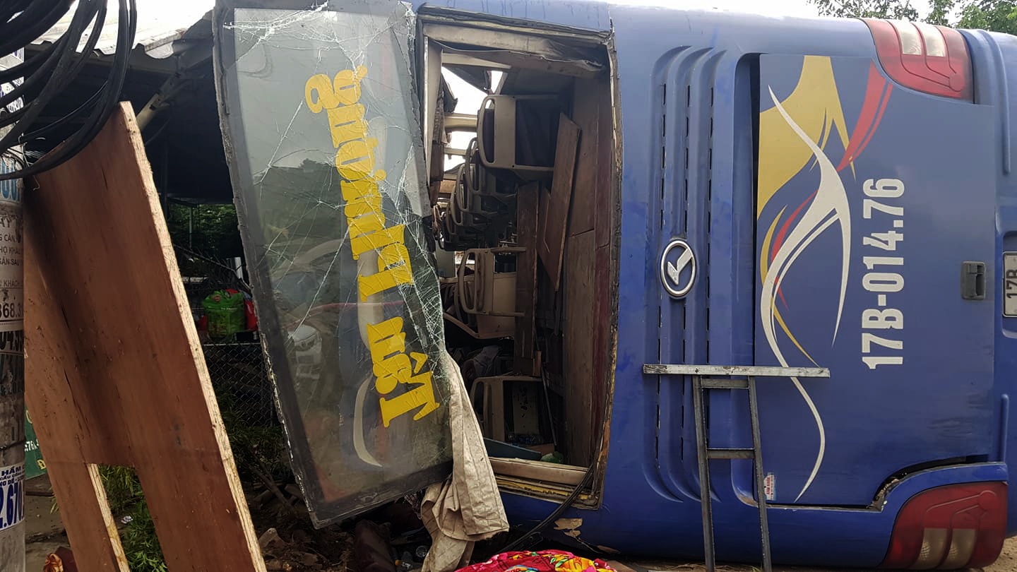 Tai nan xe khach anh 4