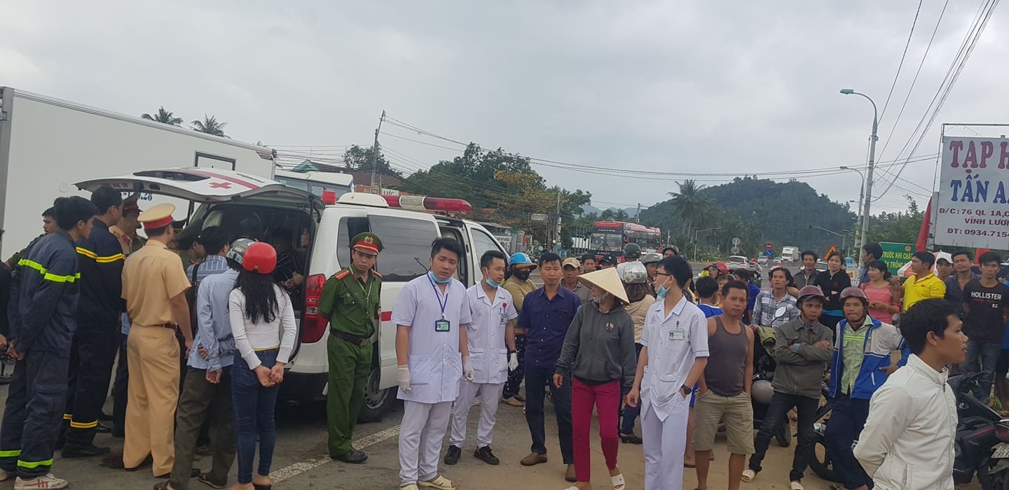 Tai nan xe khach anh 8