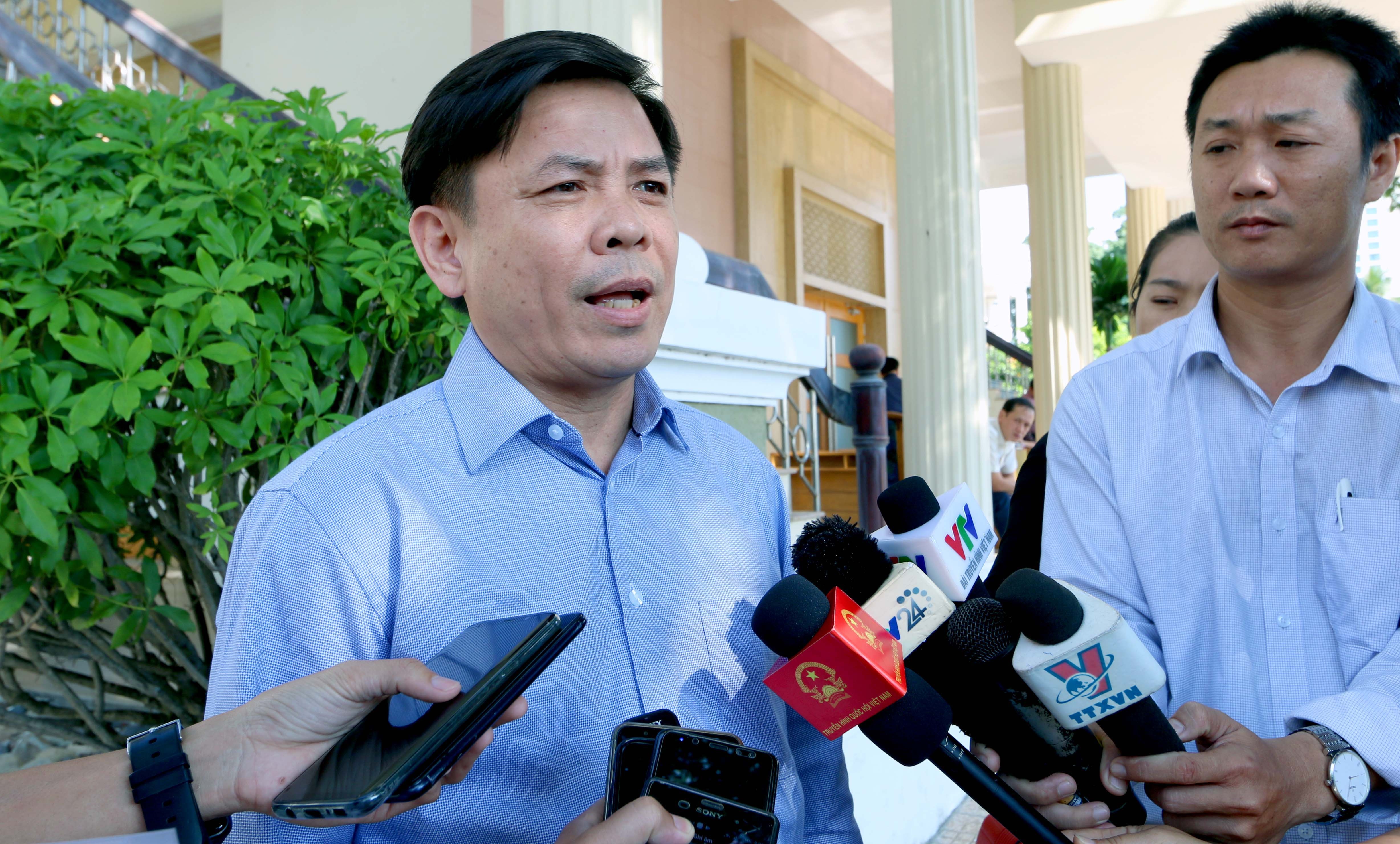 Bo truong Nguyen Van The ly giai cao toc vua su dung da sut lun hinh anh