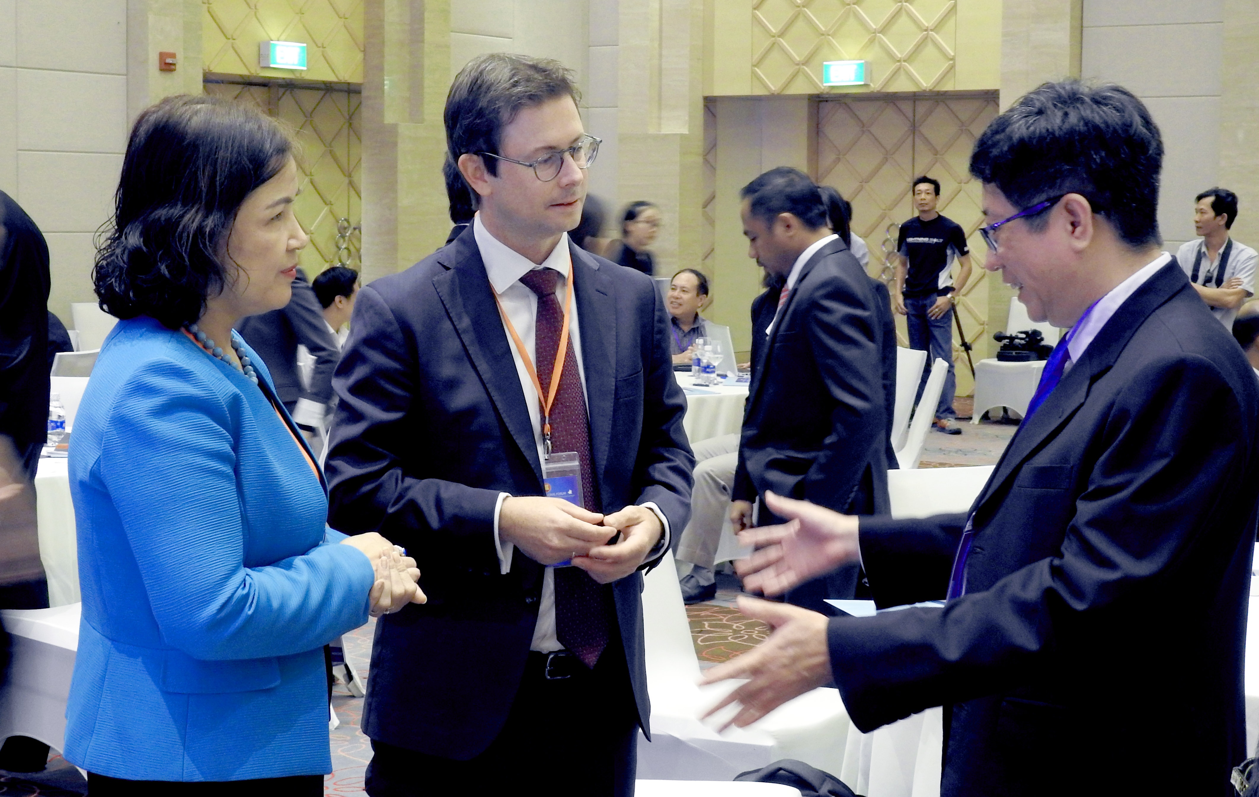 Tim giai phap chong cuop bien, bao ve ngu dan hinh anh