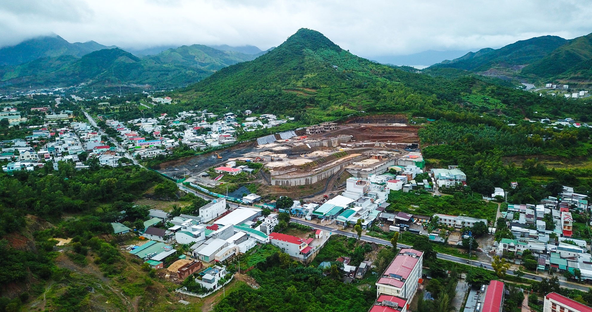 Khanh Hoa yeu cau xu ly nghiem cac du an xay trai phep o Nha Trang hinh anh