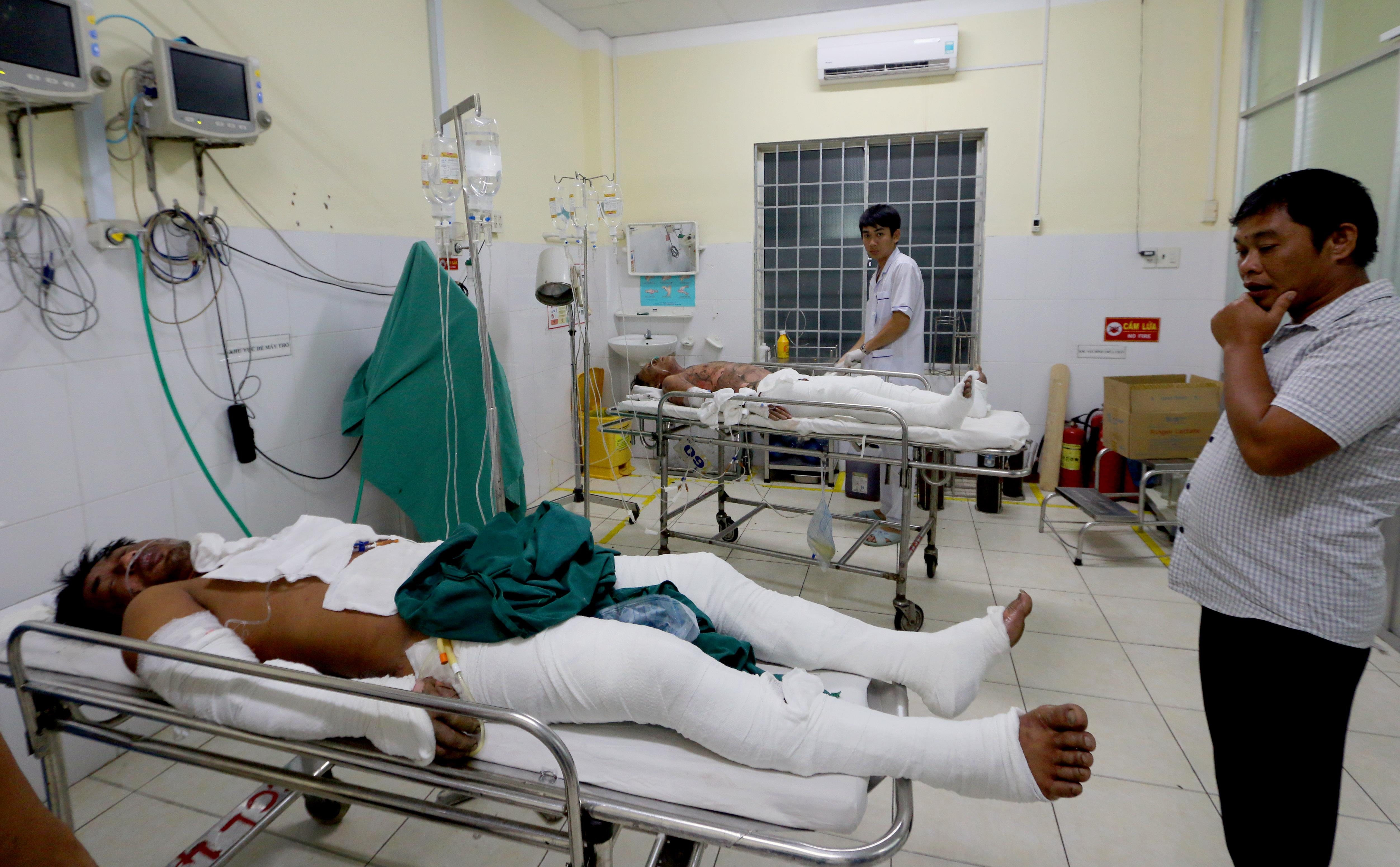 5 nguoi bi bong nang khi dang ngoi nhau hinh anh