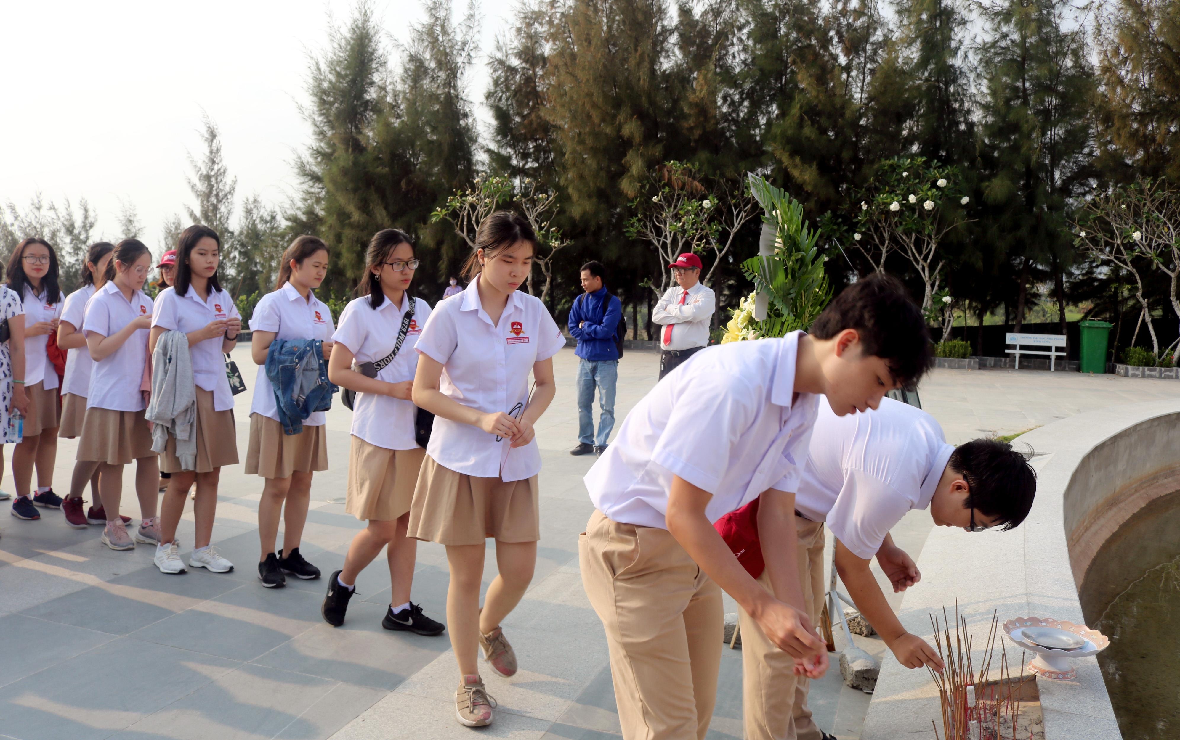 Tuong dai Gac Ma Khanh Hoa anh 4