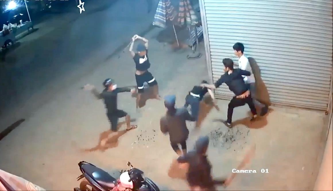 Cai nhau khi choi bau cua, 9X bi dam chet hinh anh