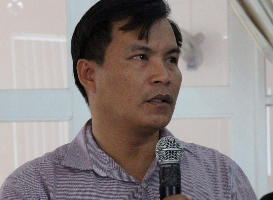 Chu tich xa mat chuc khi de vo nhan 1 ty dong hinh anh