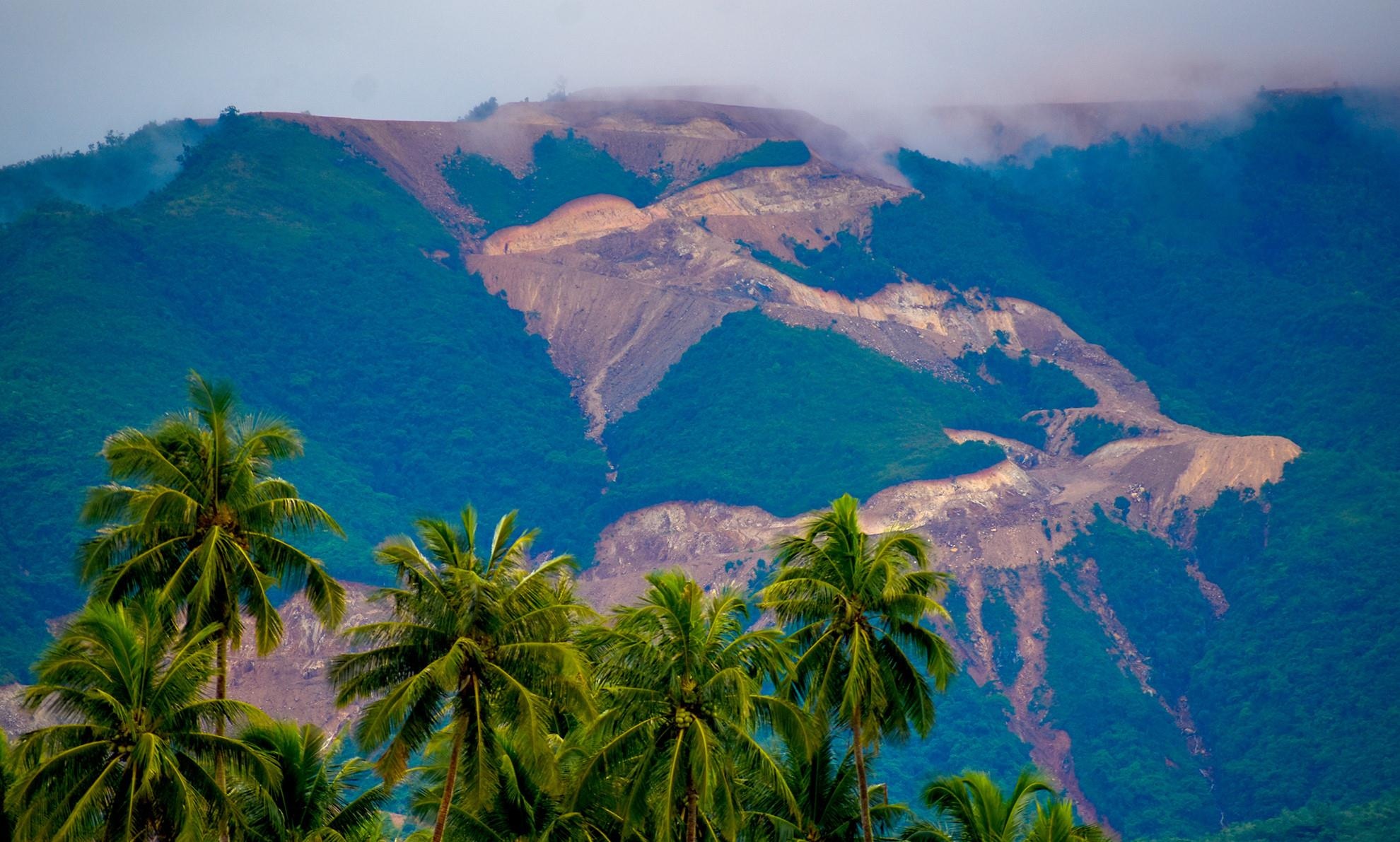 Nui Chin Khuc Nha Trang anh 1