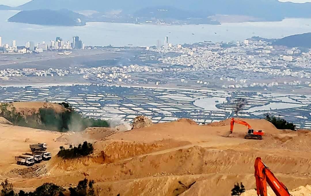 Nui Chin Khuc Nha Trang anh 3