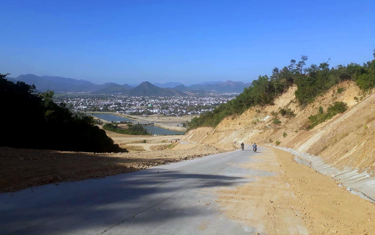 Nui Chin Khuc Nha Trang anh 2