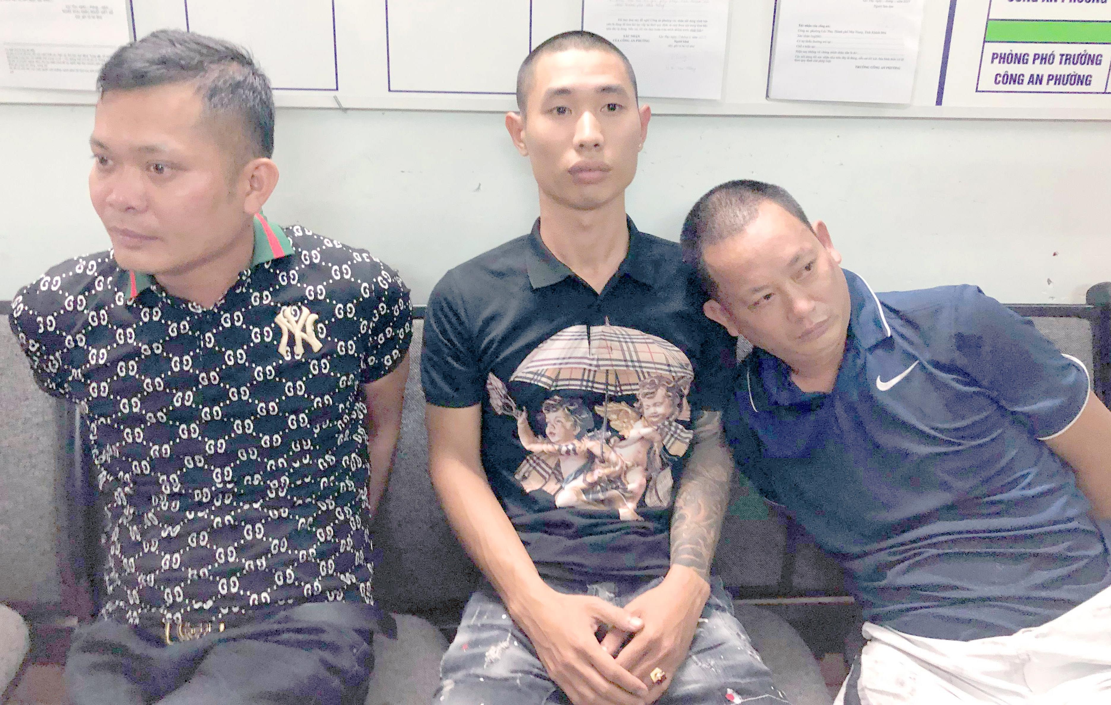 Công a nổ súng ảnh 1 Cong a no sung anh 1