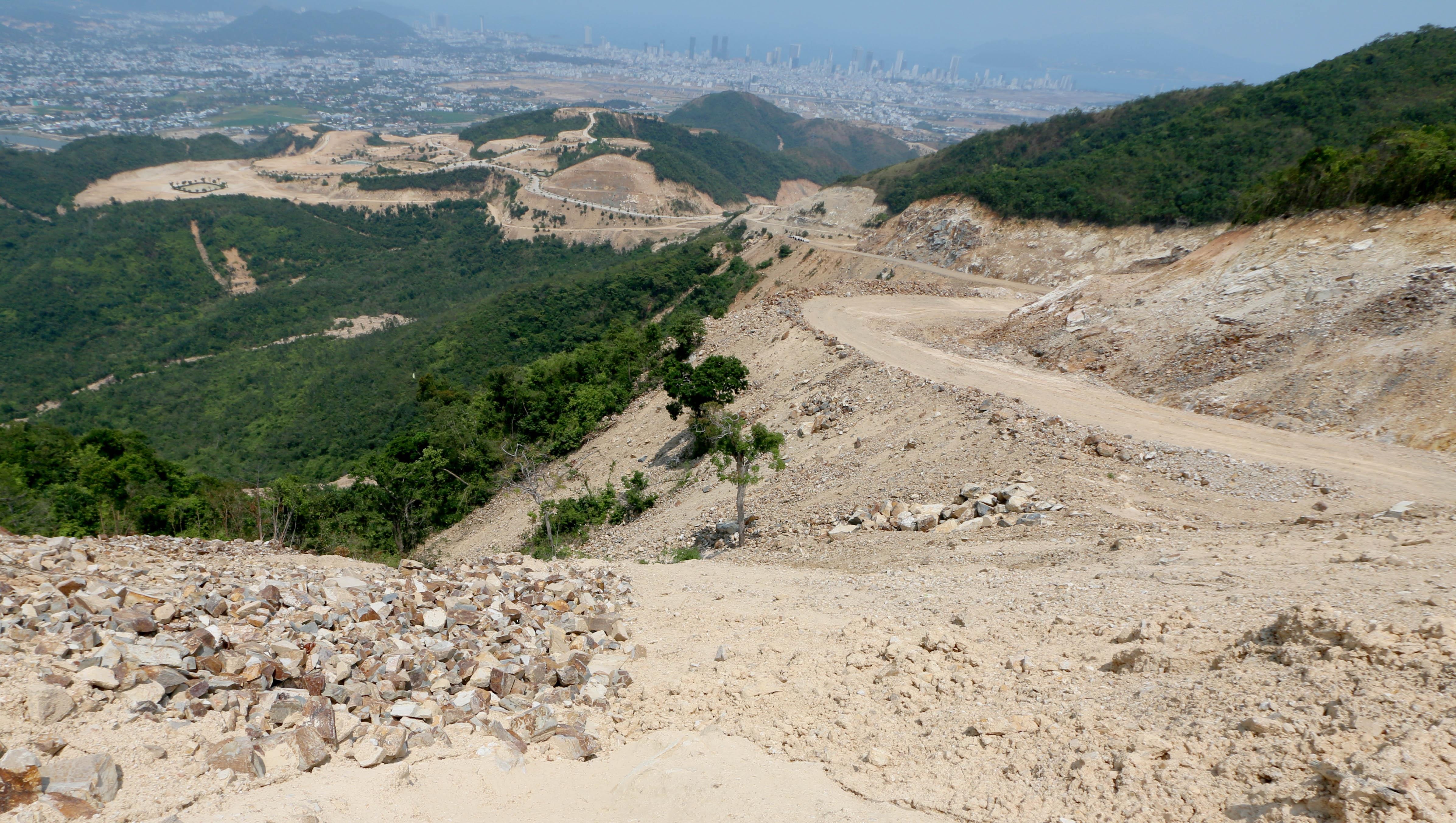 Bam nat nui Chin Khuc de xay du an tam linh, dung tuong Phat cao 153 m hinh anh