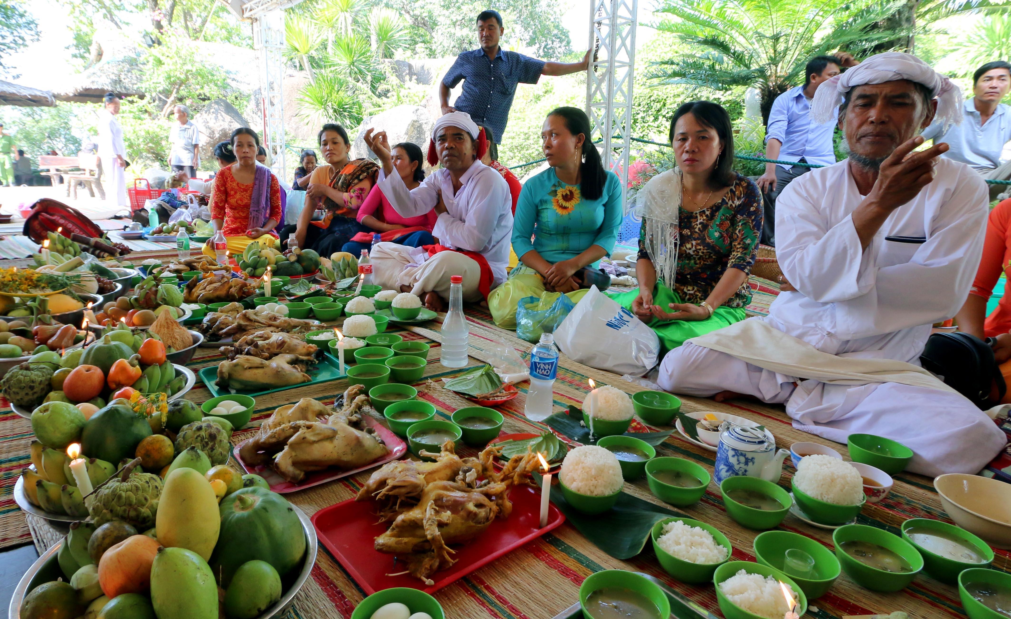 Le hoi thap ba Ponagar anh 3
