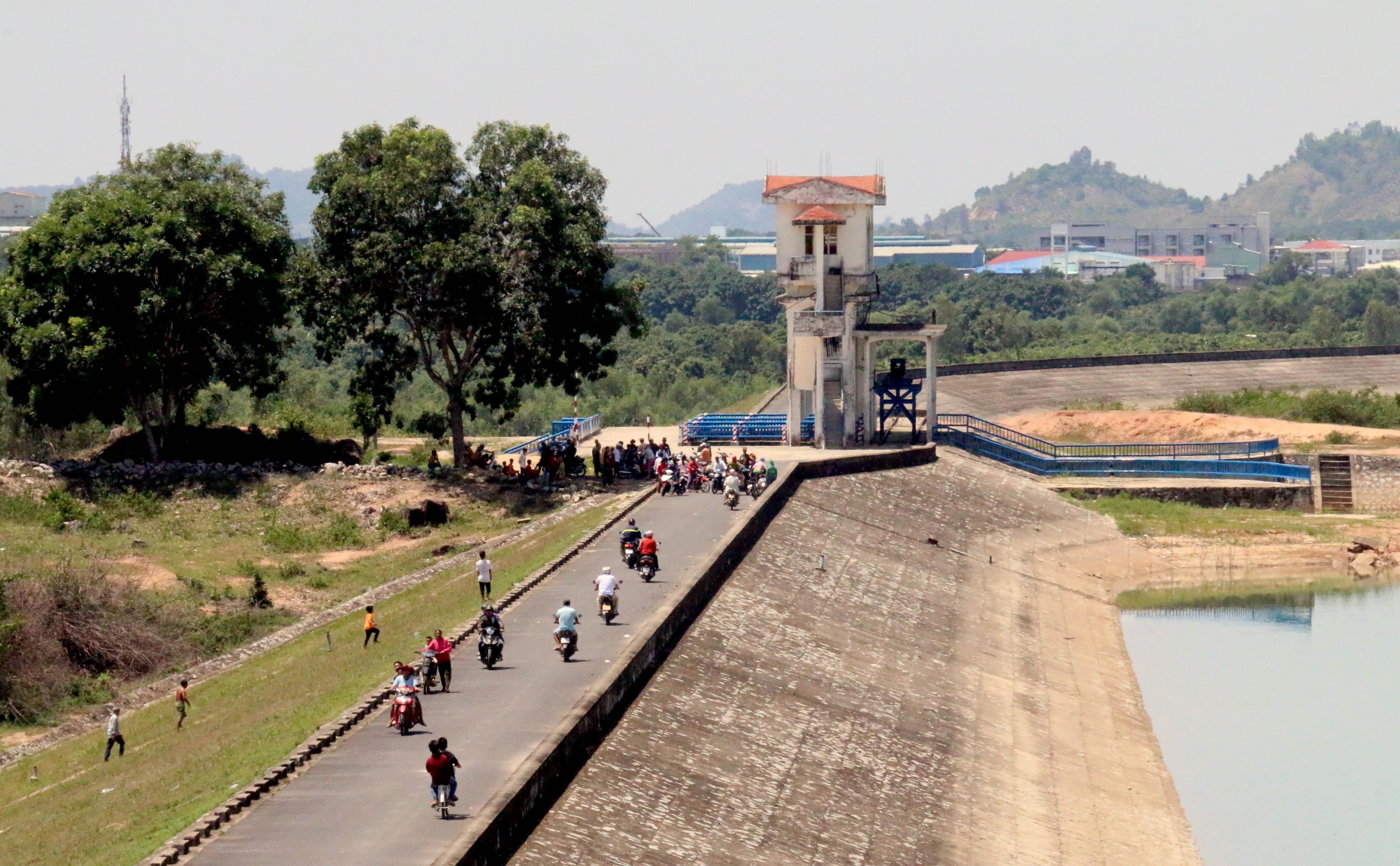 May bay quan su roi anh 2