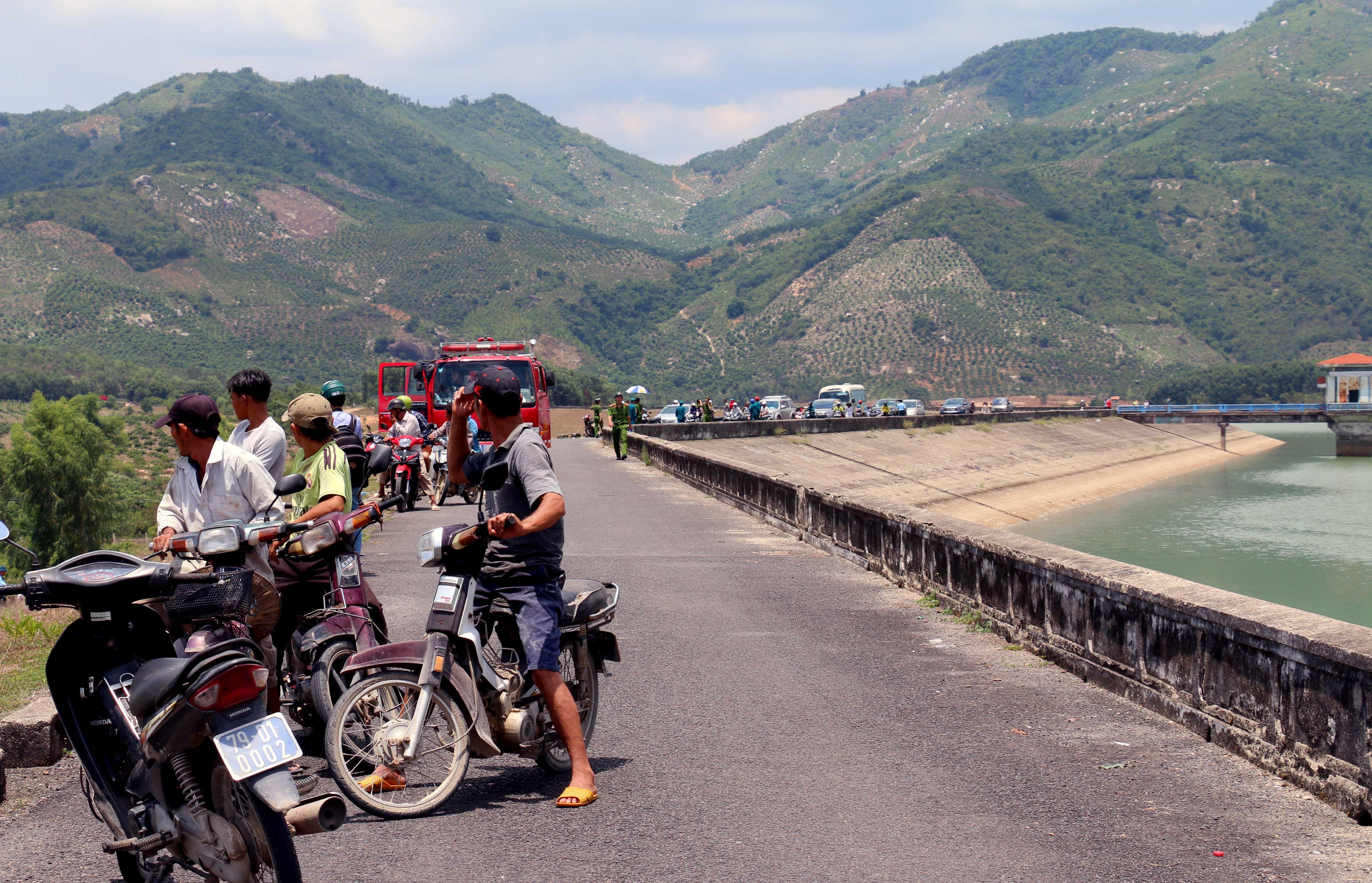 May bay quan su roi anh 8