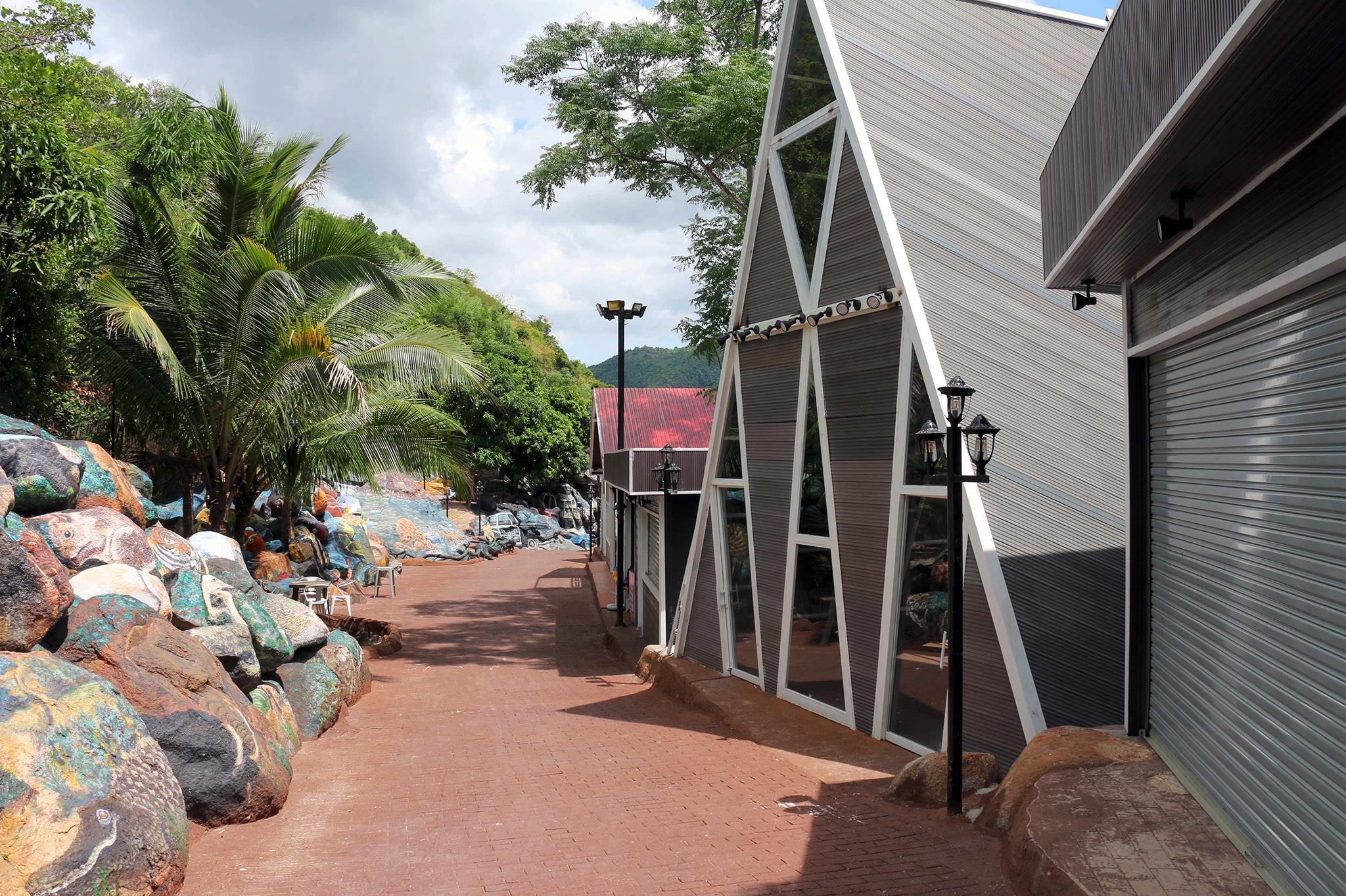 Mo hinh tau ngam anh 10