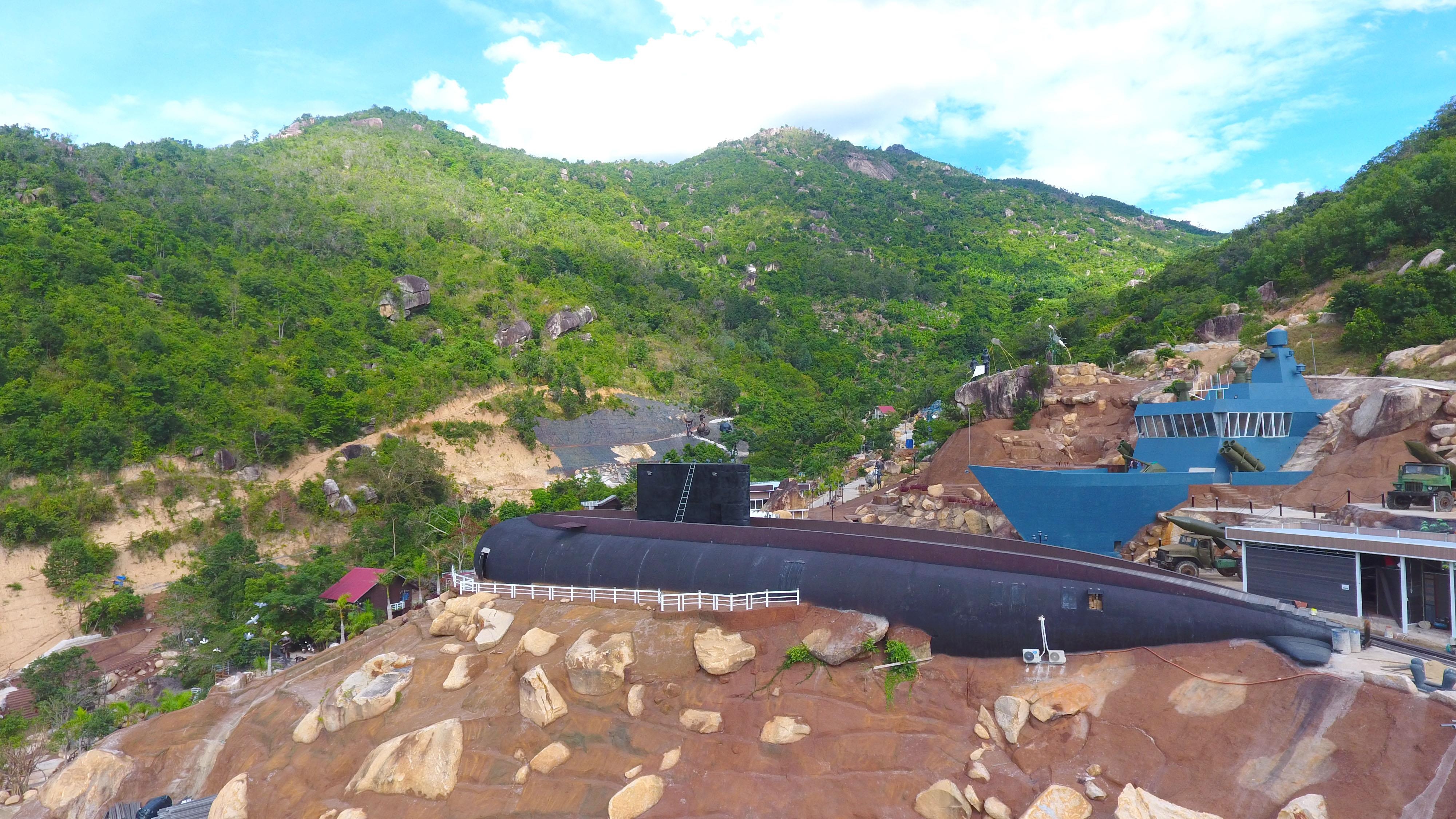 Mo hinh tau ngam Kilo 636 nhin tu flycam hinh anh