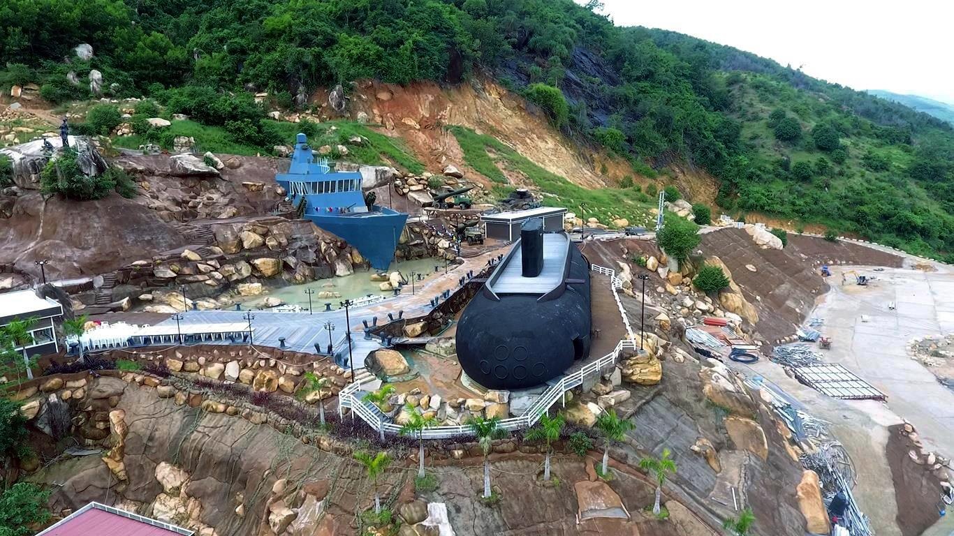 Mo hinh tau ngam anh 3