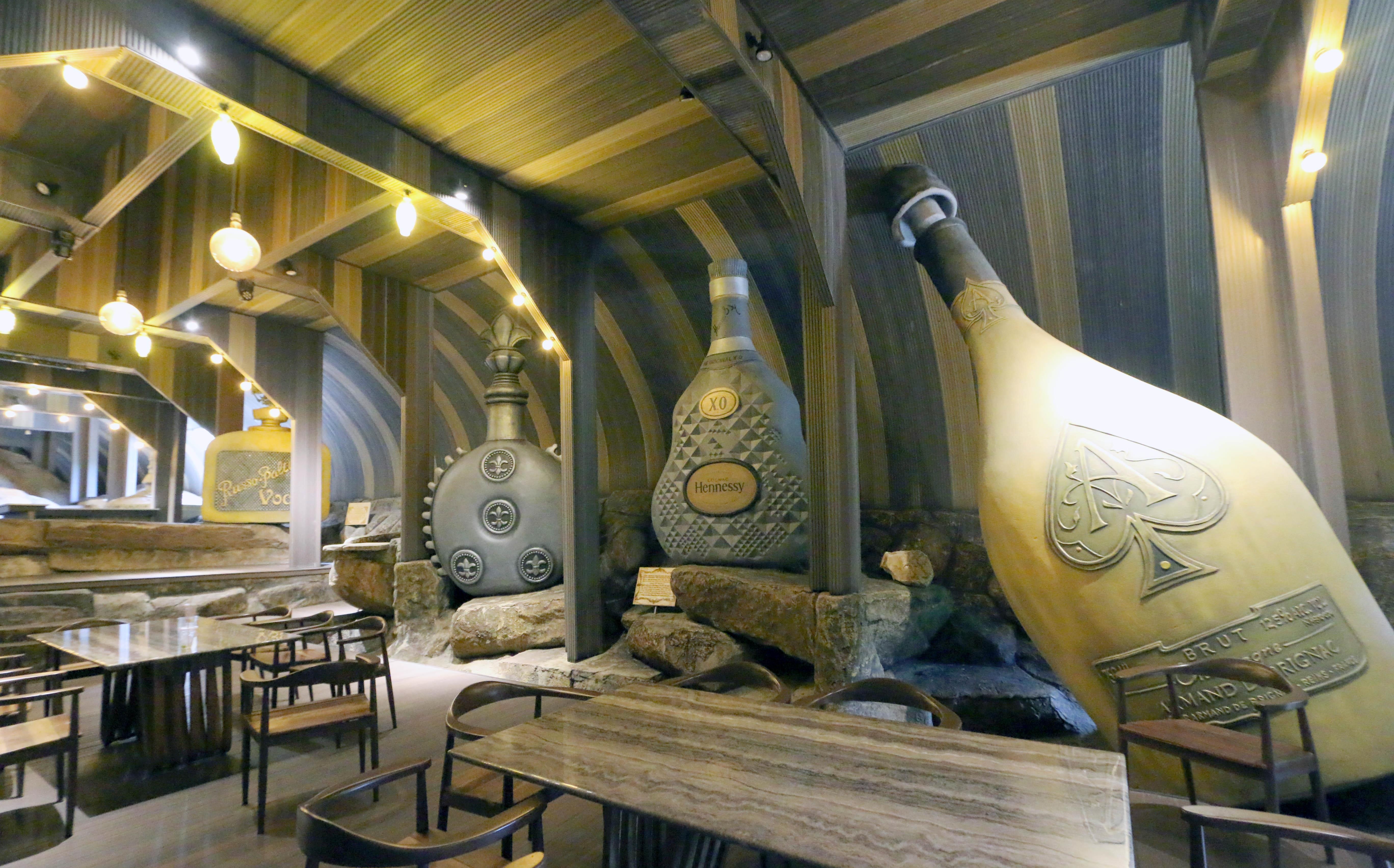 Mo hinh tau ngam anh 6