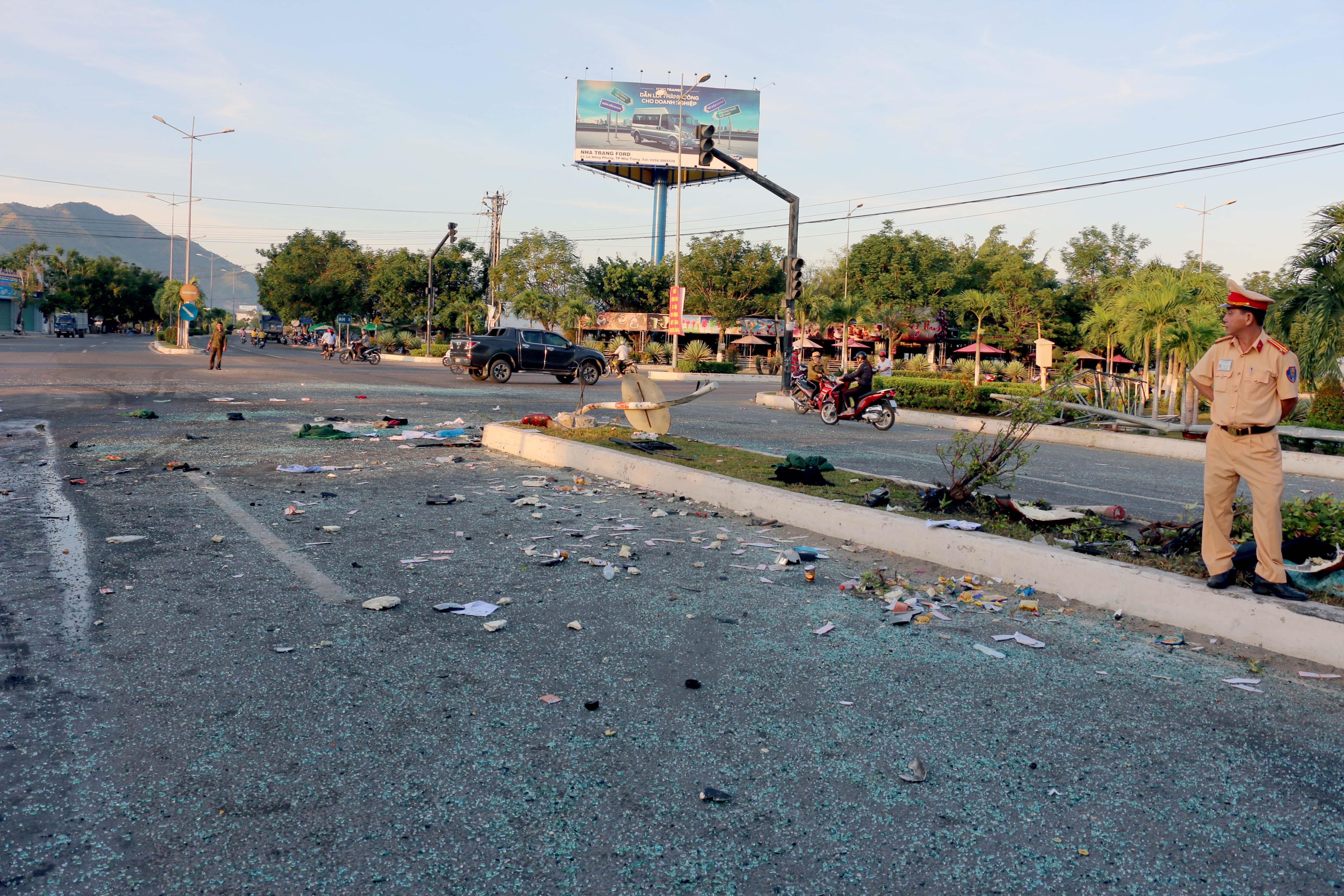 Xe khach tong nhau o Khanh Hoa anh 9